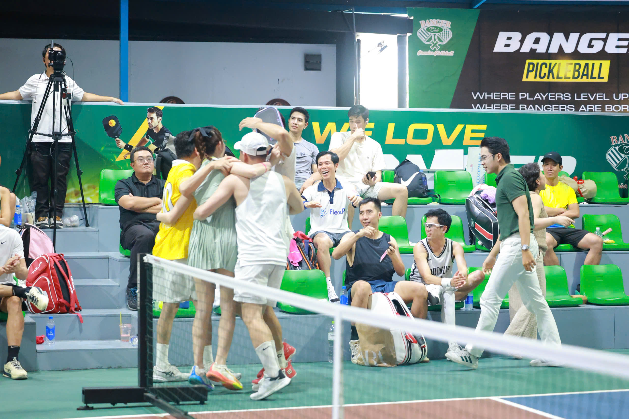 Giải pickleball B&aacute;o Người Lao Động năm 2026: Diễn vi&ecirc;n Th&uacute;y Ng&acirc;n gi&agrave;nh giải nhất cặp đ&ocirc;i nam nữ nghệ - Ảnh 16.