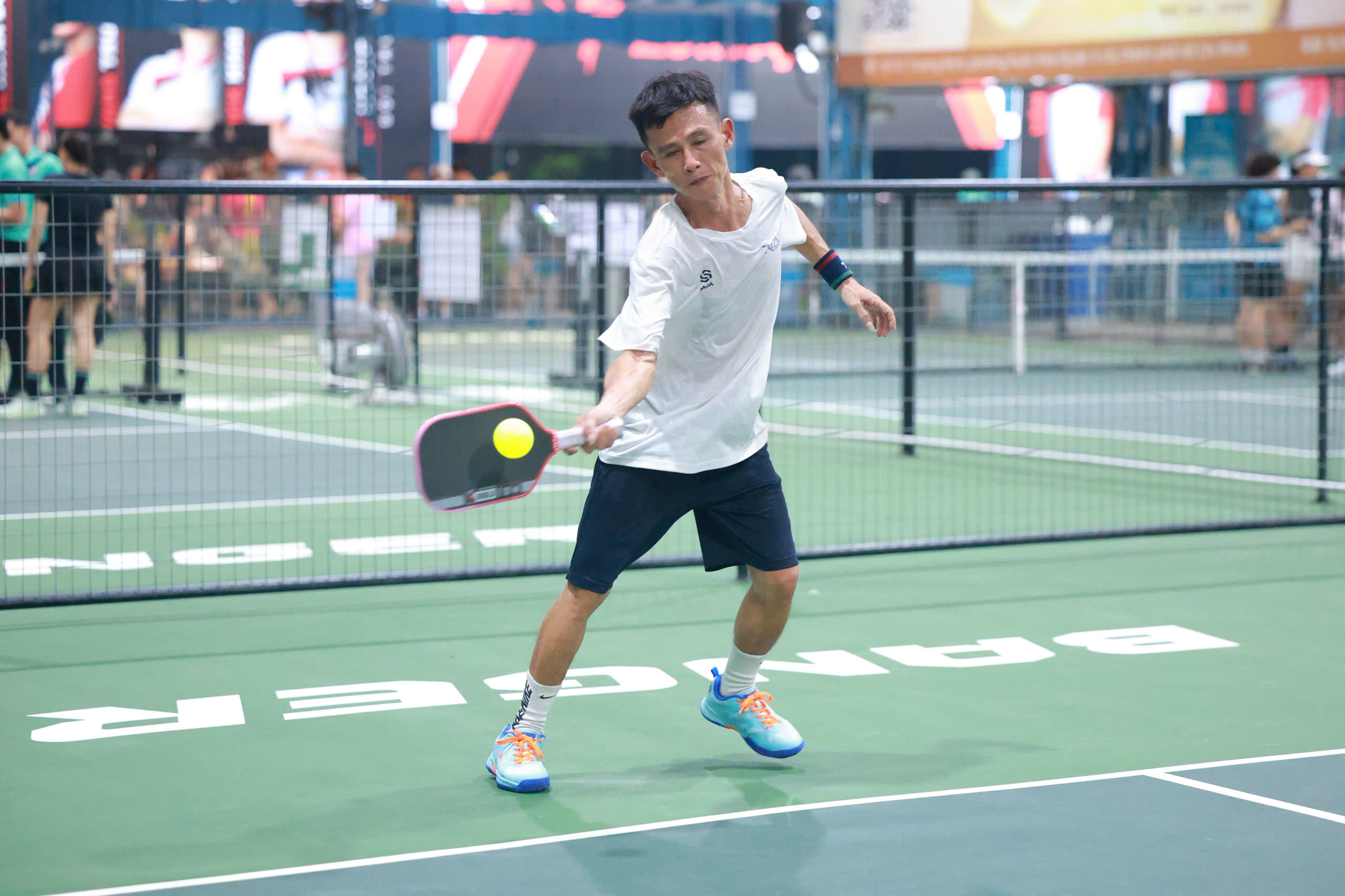 Giải Pickleball B&aacute;o Người Lao Động năm 2026: Những trận b&oacute;ng nảy lửa - Ảnh 11.
