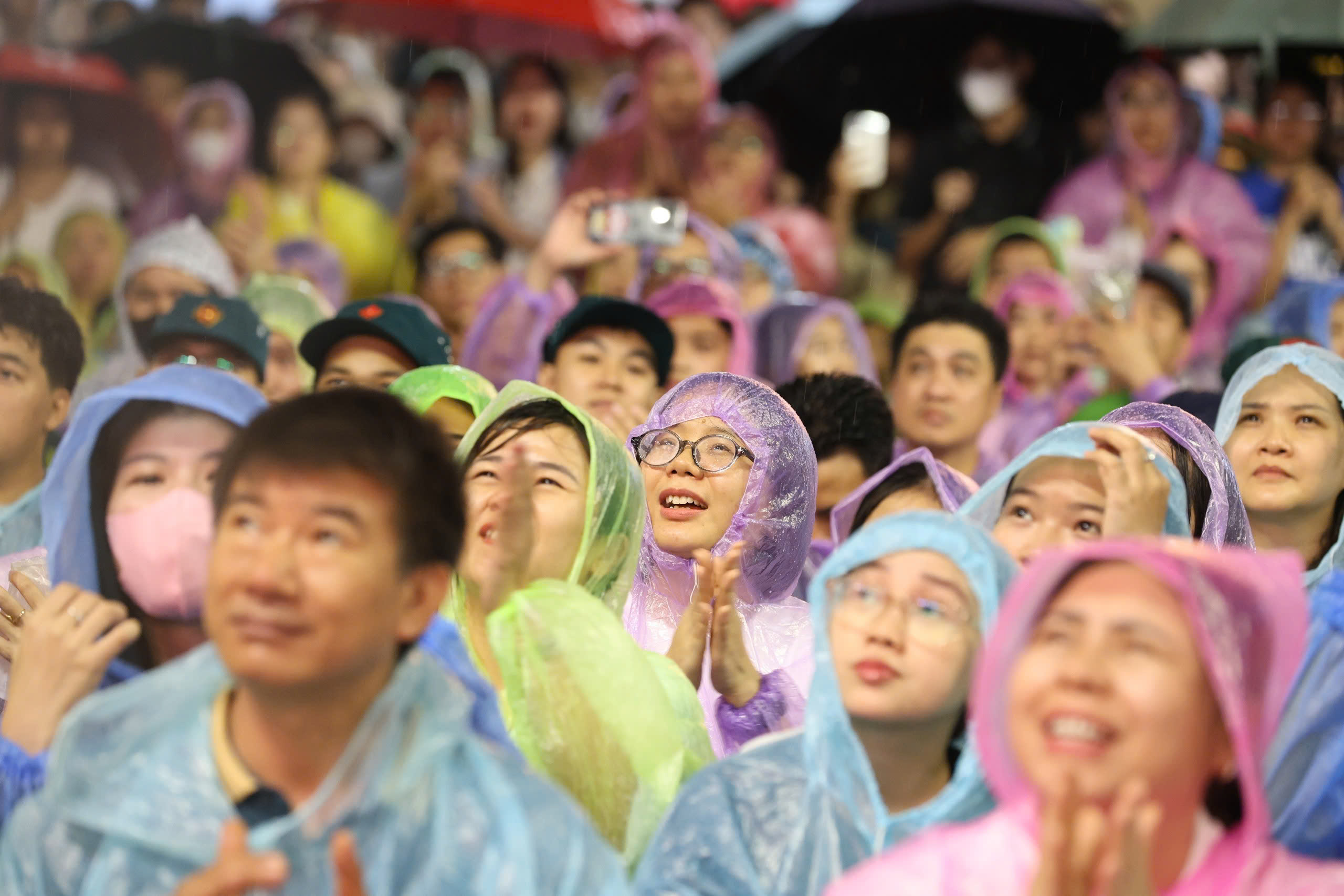 Dấu ấn đêm gala "Tổ quốc bình yên" - Ảnh 2.
