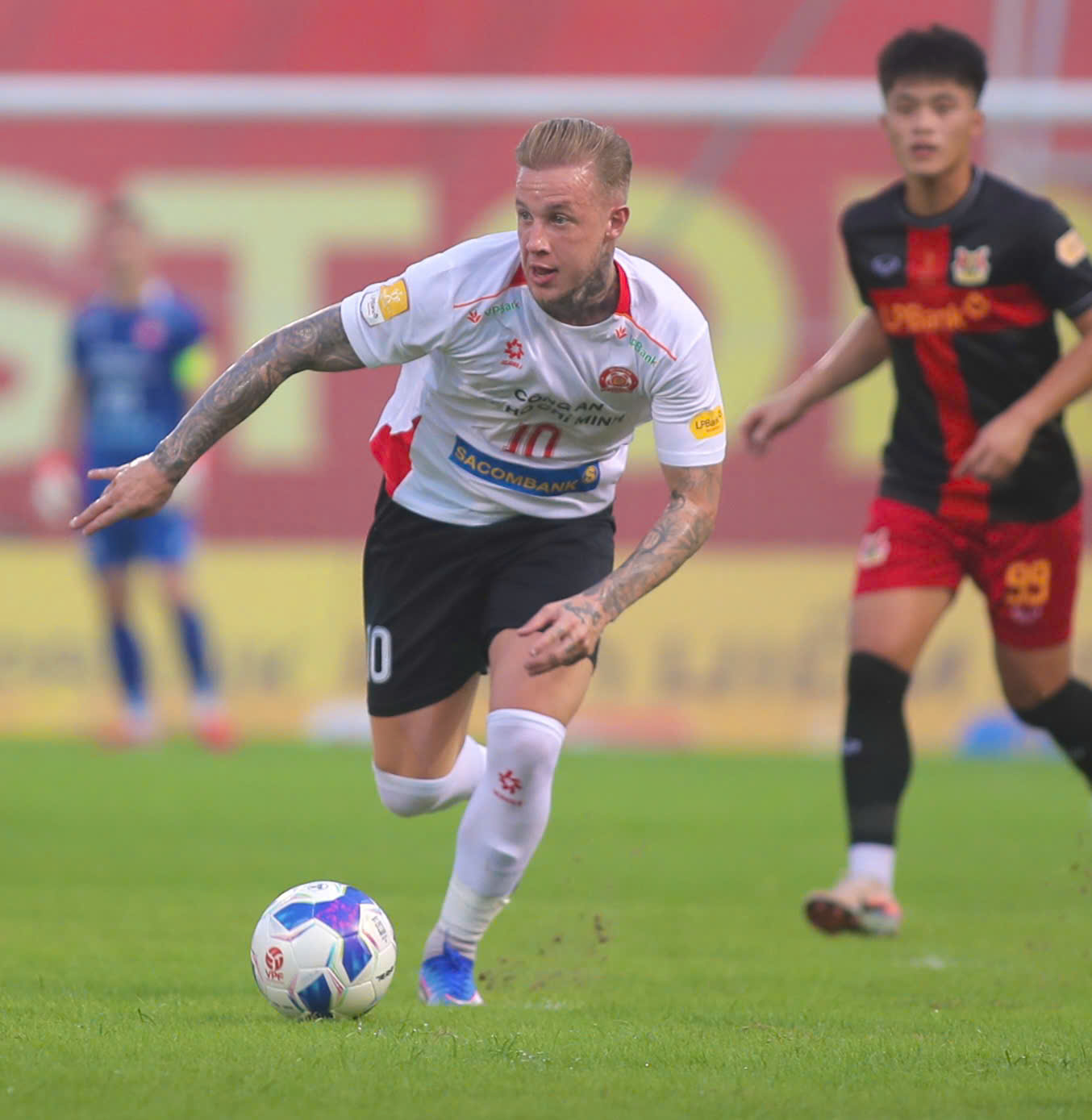 Thắng đẹp Ninh Bình FC, CLB Công an TP HCM vô địch Cúp Quốc gia 2025-2026 - Ảnh 4.