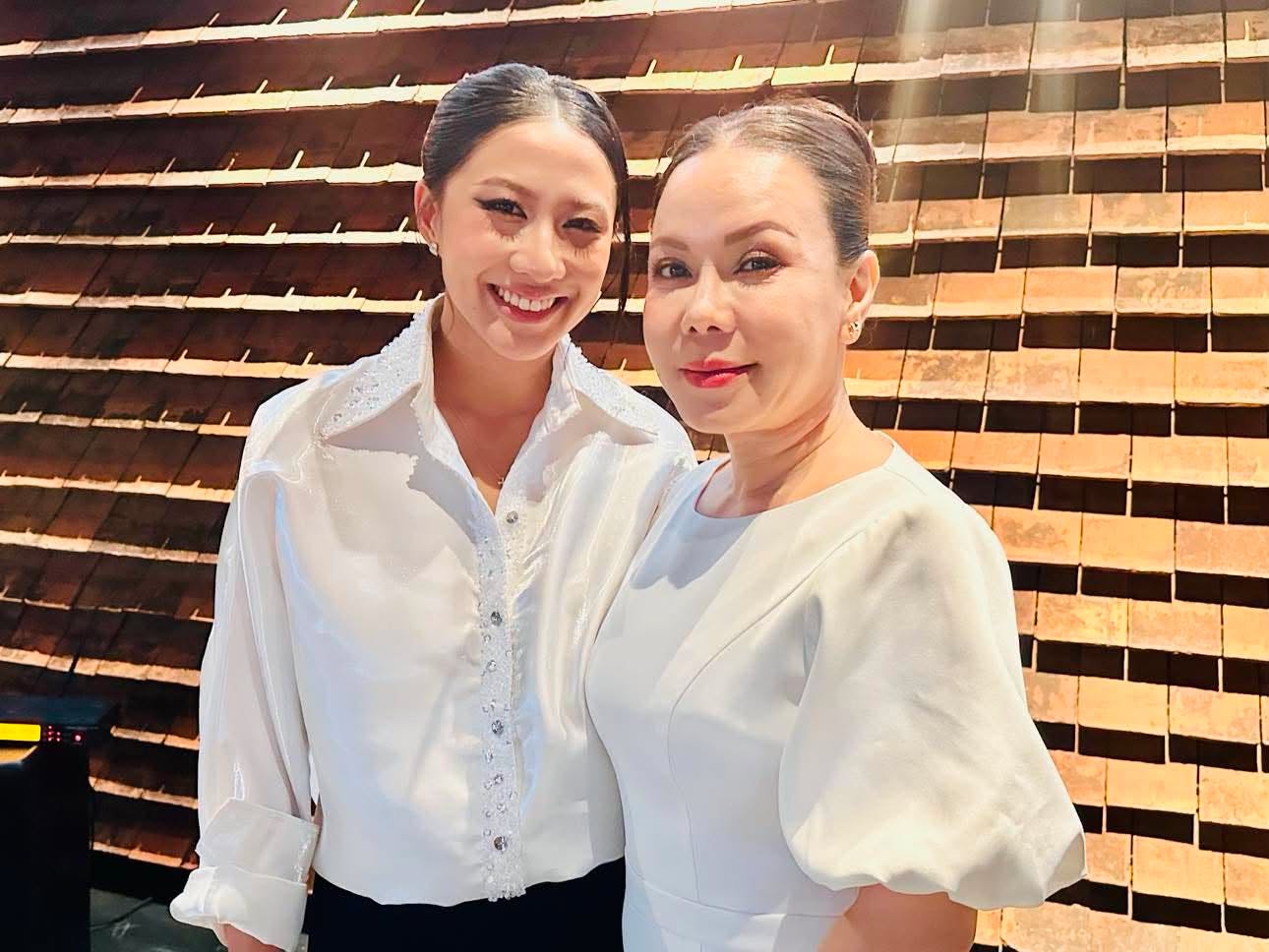 Nghệ sĩ Việt Hương vui mừng trước hành trình nối nghiệp của Catherine T. Nguyen - Ảnh 1.