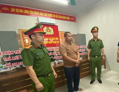 Khởi tố một gi&aacute;m đốc doanh nghiệp - Ảnh 1.