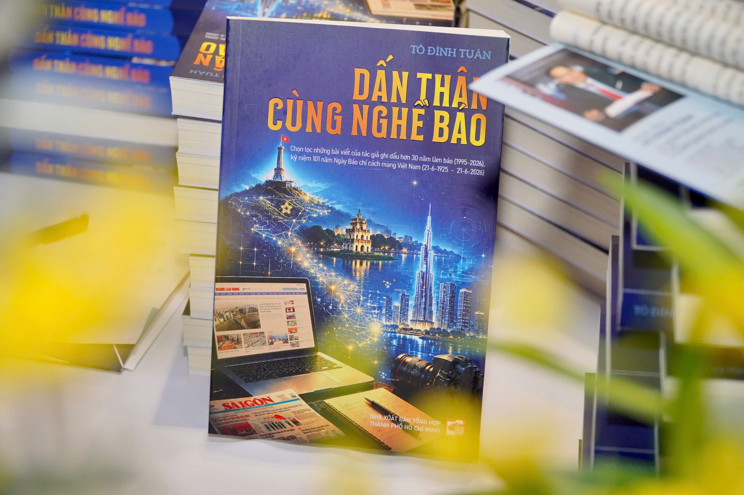Ra mắt sách