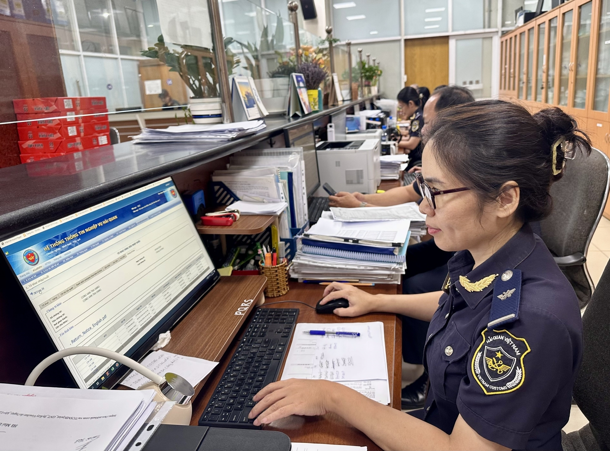 Hải quan cửa khẩu cảng Sài Gòn khu vực 1 ngăn chặn nhiều vụ việc xâm phạm quyền SHTT - Ảnh 1.