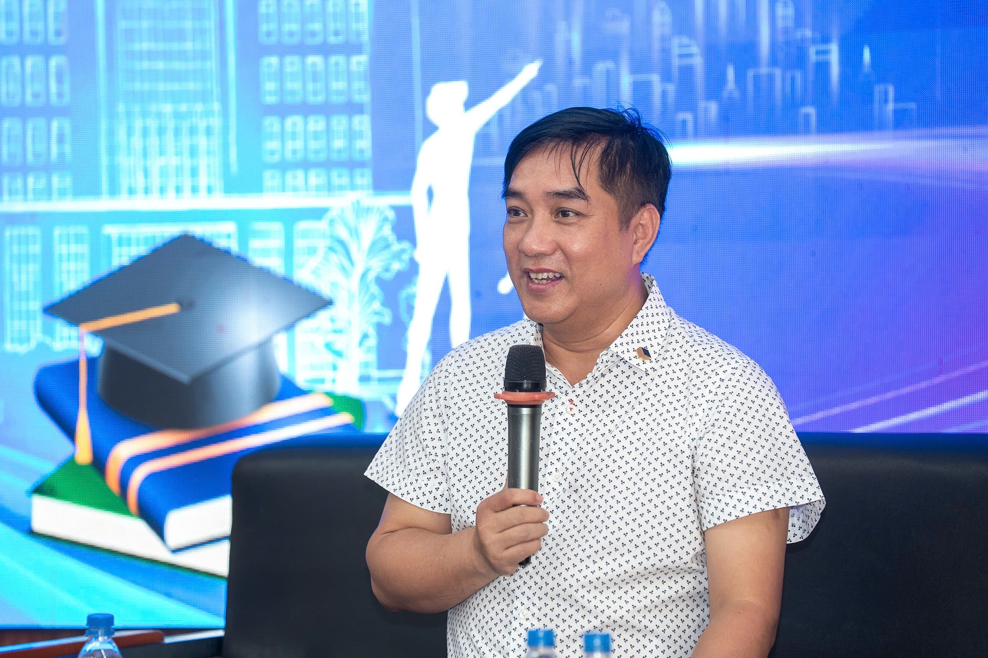 Chủ tịch Tập đoàn Đèo Cả truyền lửa khát vọng cho những kỹ sư tương lai - Ảnh 2.