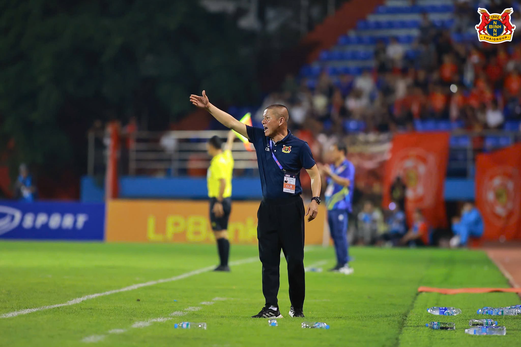 Ninh Bình FC bất ngờ chia tay trợ lý cũ của HLV Park Hang-seo - Ảnh 4.