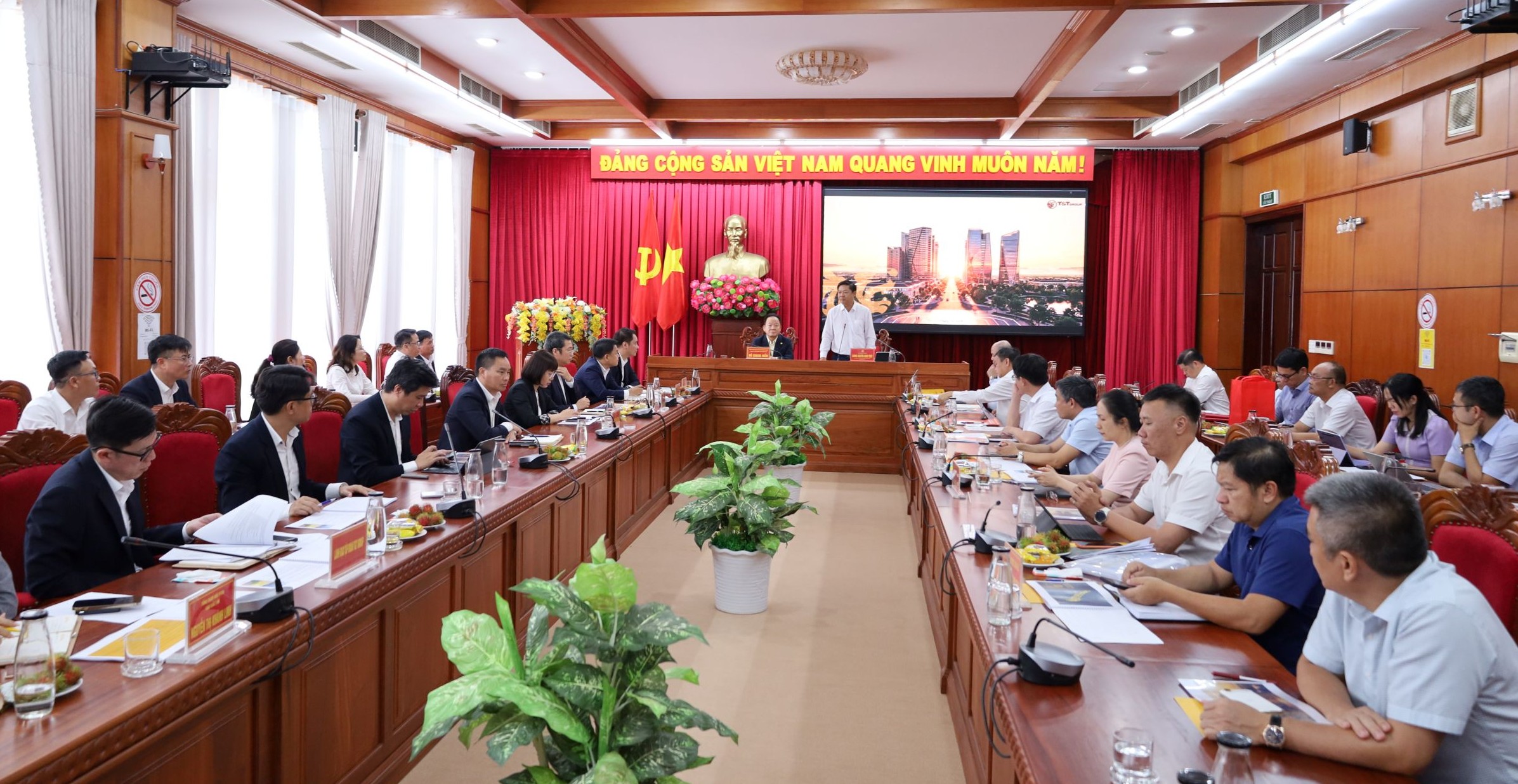 Từ đô thị đến năng lượng, T&T Group mở rộng hiện diện tại Đắk Lắk 3 Từ đô thị đến năng lượng, T&T Group mở rộng hiện diện tại Đắk Lắk - Ảnh 3.