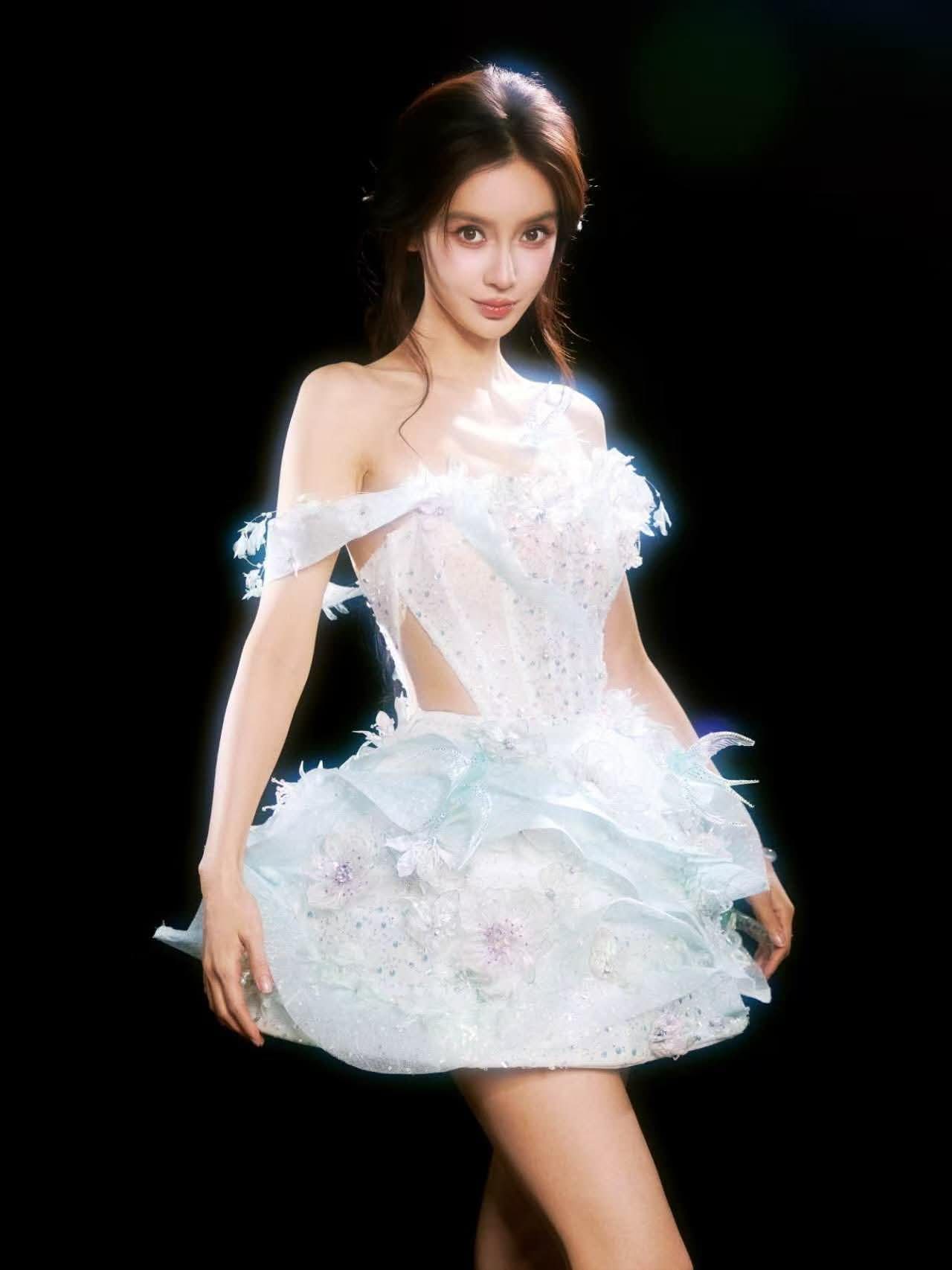 Mỹ nhân Angelababy đẹp vô thực với đầm Việt - Ảnh 3.
