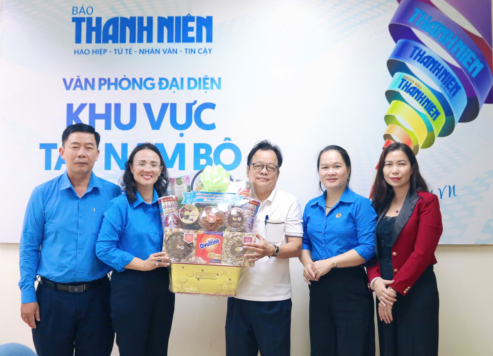 Lãnh đạo LĐLĐ TP Cần Thơ thăm và chúc mừng các cơ quan báo chí năm 2026 - Ảnh 3. Lãnh đạo LĐLĐ TP Cần Thơ thăm và chúc mừng các cơ quan báo chí năm 2026 - Ảnh 3.