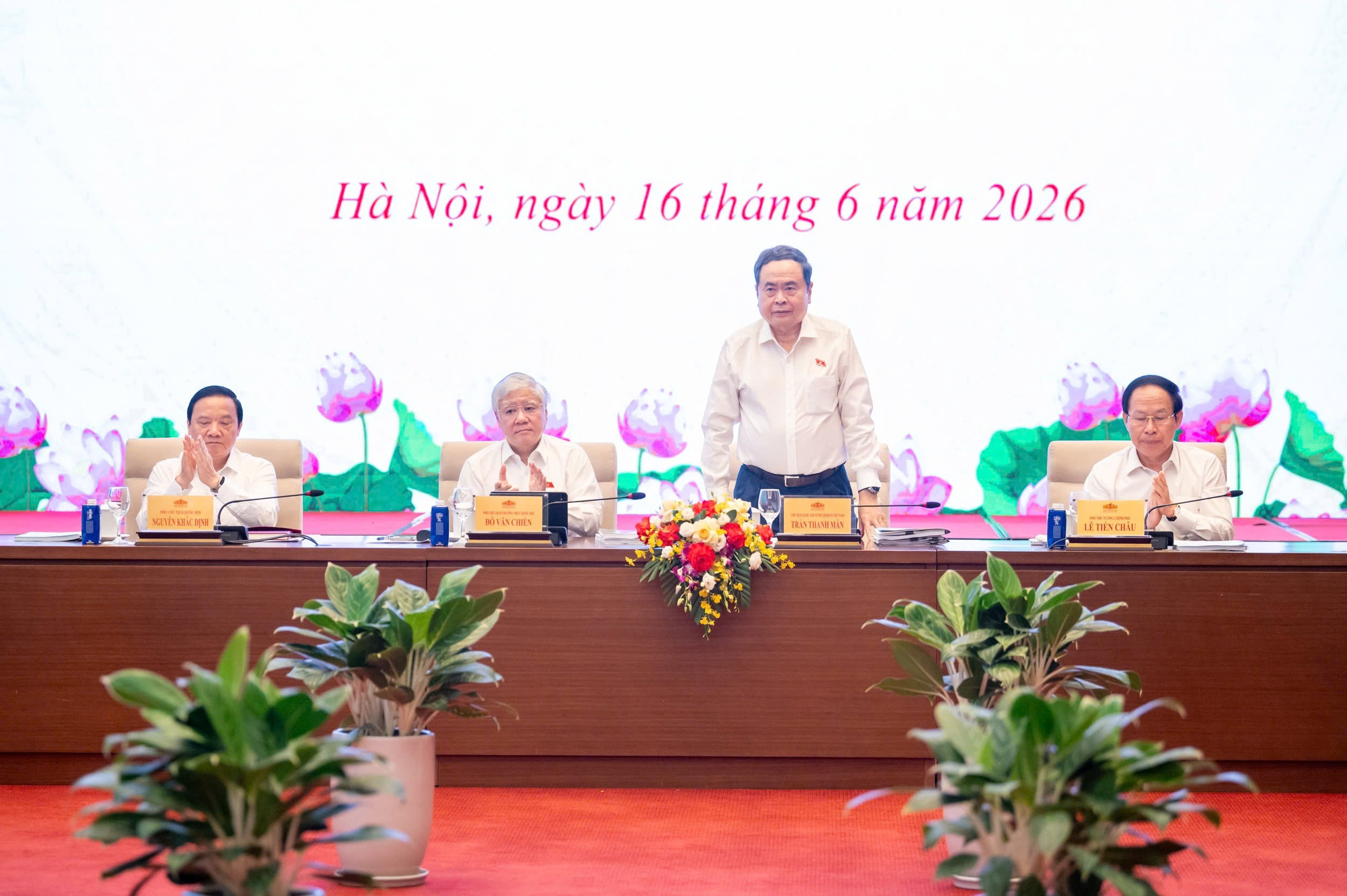 Kiến tạo hệ thống pháp luật đồng bộ, hiện đại - Ảnh 1. Kiến tạo hệ thống pháp luật đồng bộ, hiện đại - Ảnh 1.