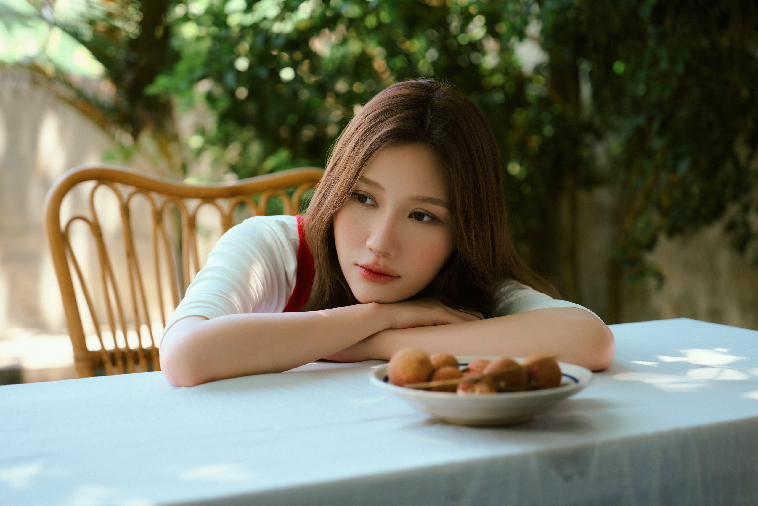 Khi âm nhạc mang hơi thở điện ảnh: Ali Hoàng Dương trở lại với