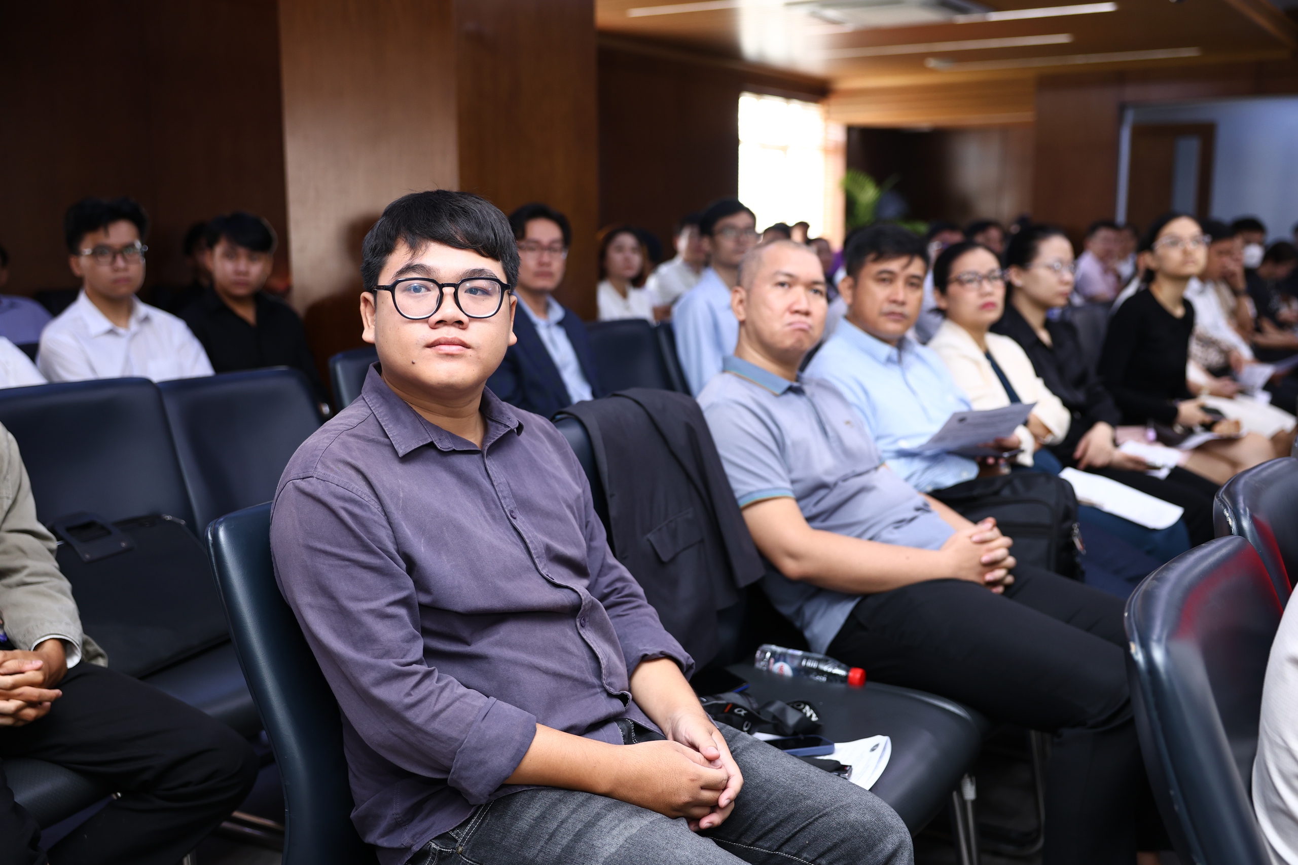 Trường ĐH tổ chức hội thảo để tìm giải pháp hoàn thiện chính sách, pháp luật đất đai - Ảnh 1.