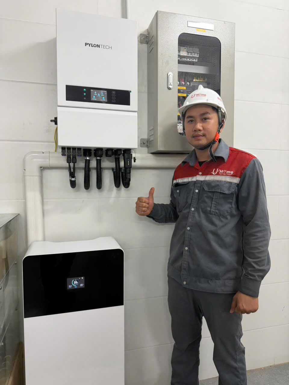 Vì sao nhiều người lắp điện mặt trời vẫn phải mua điện giá cao vào buổi tối? - Ảnh 1.