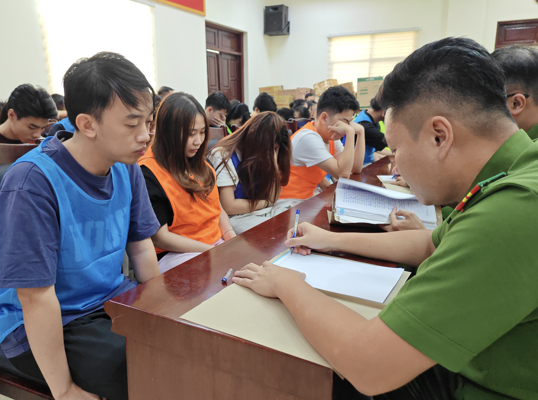 Khởi tố 24 vụ án, 194 bị can trong đại án lừa đảo kỳ nghỉ du lịch - Ảnh 1.