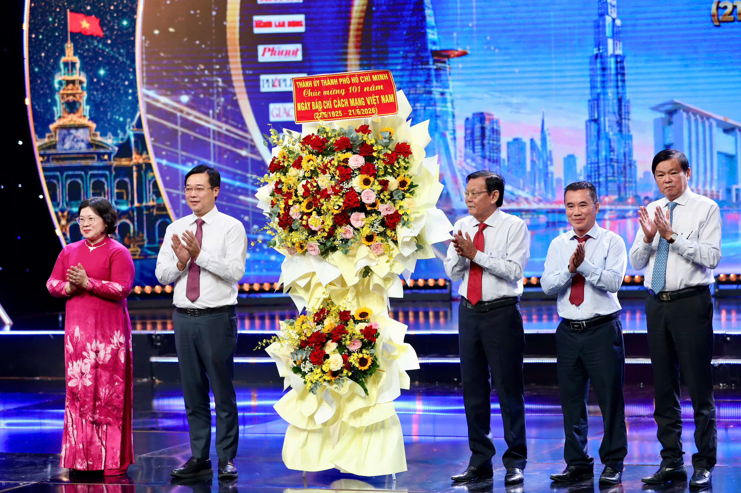 Báo chí TPHCM là điểm sáng của báo chí cách mạng Việt Nam - Ảnh 2.