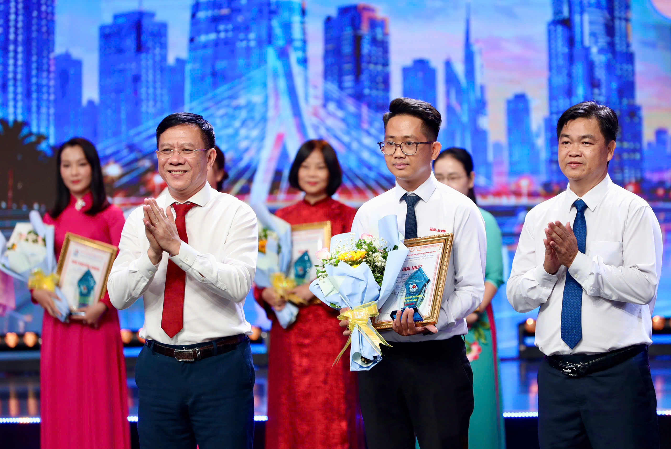 Báo chí TPHCM là điểm sáng của báo chí cách mạng Việt Nam - Ảnh 11.