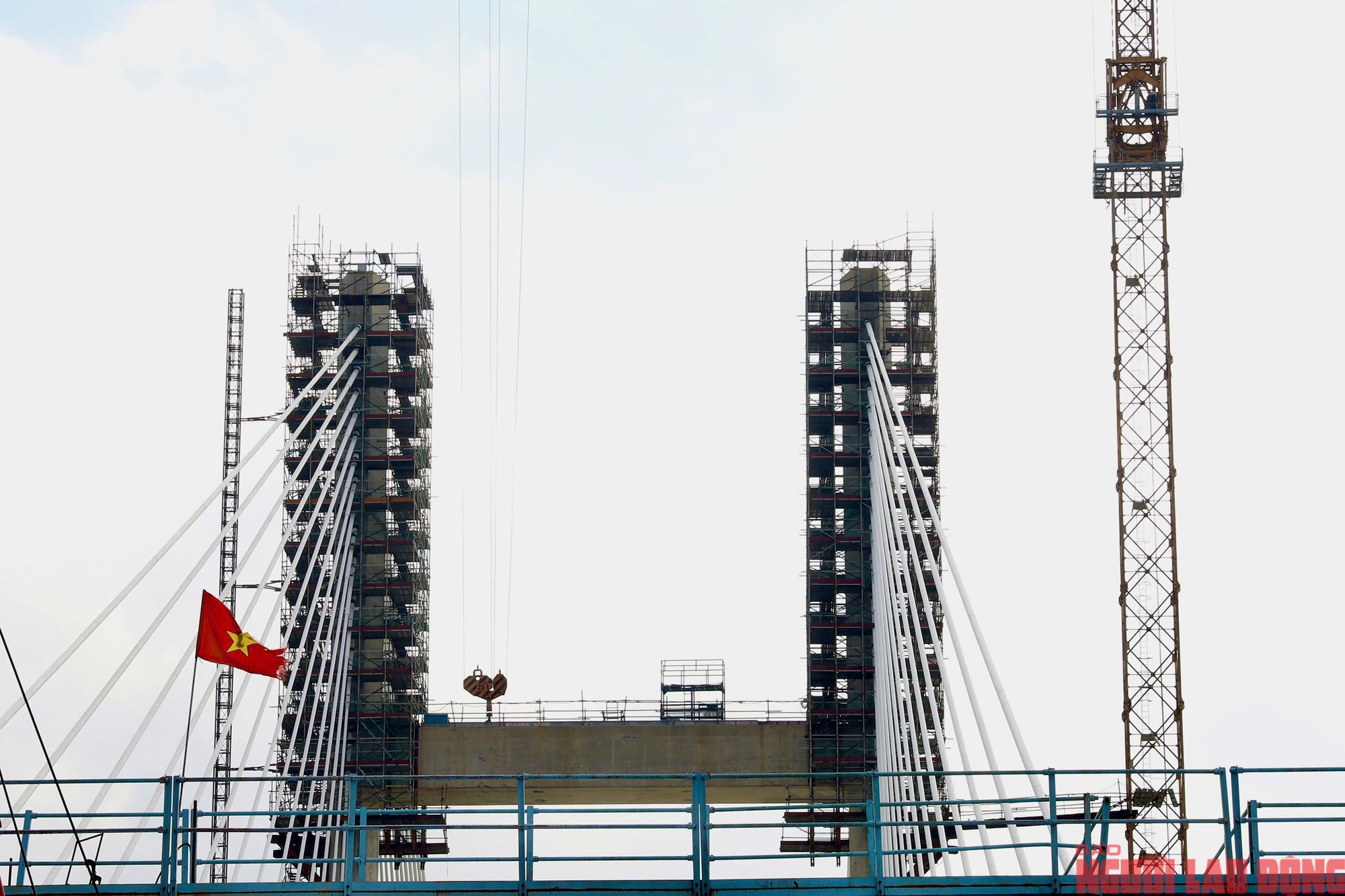 Cầu Phước Khánh hoàn thành 2 bó cáp dây văng cuối cùng - Ảnh 8.