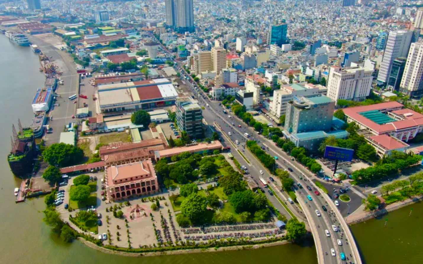 TPHCM đầu tư Công viên Bến Nhà Rồng - Khánh Hội, dự án Lancaster Lincoln đón đầu quy hoạch