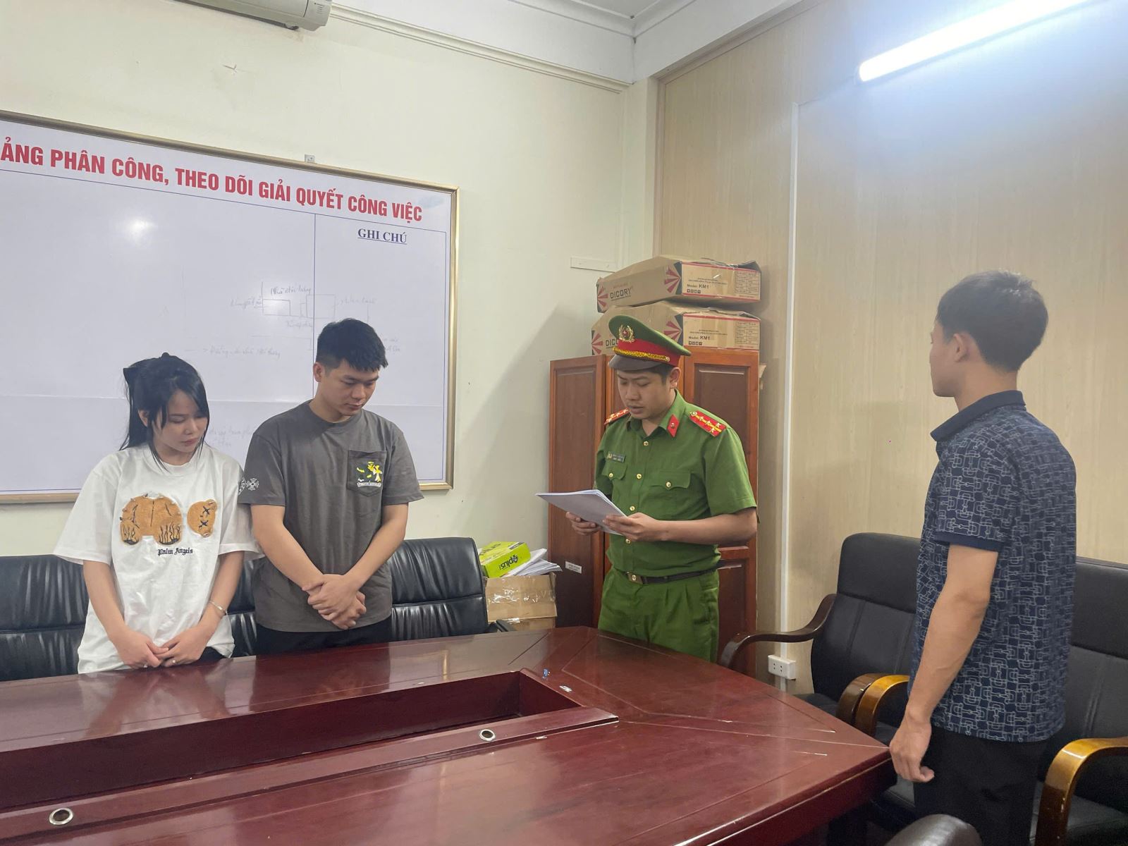Khởi tố 2 chủ cửa hàng thời trang xâm phạm quyền sở hữu công nghiệp năm 2026 - Ảnh 1.