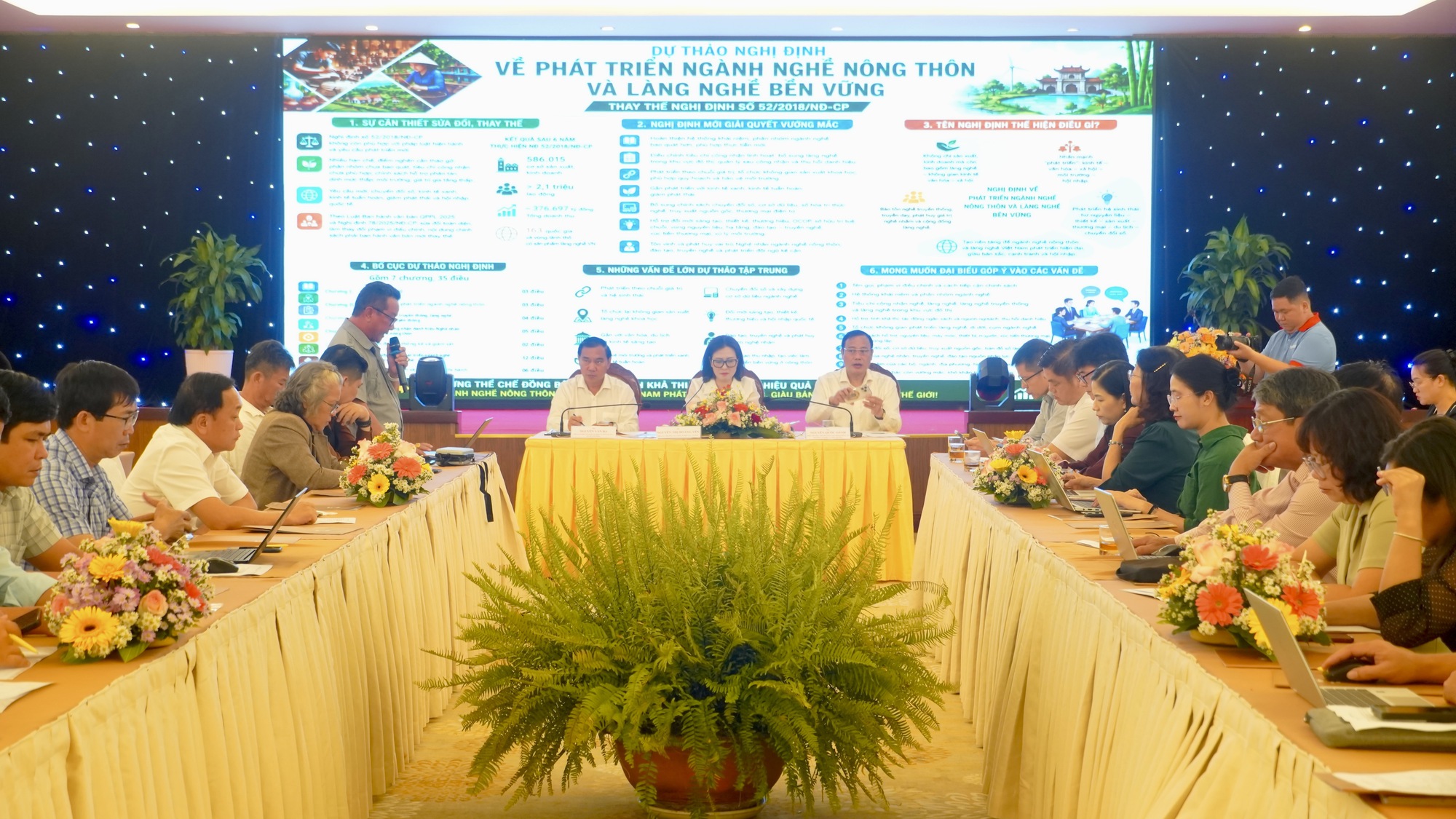 Mở đường cho nghề truyền thống phát triển bền vững trong Kinh tế nông thôn 2026 - Ảnh 1. Mở đường cho nghề truyền thống phát triển bền vững trong Kinh tế nông thôn 2026 - Ảnh 1.