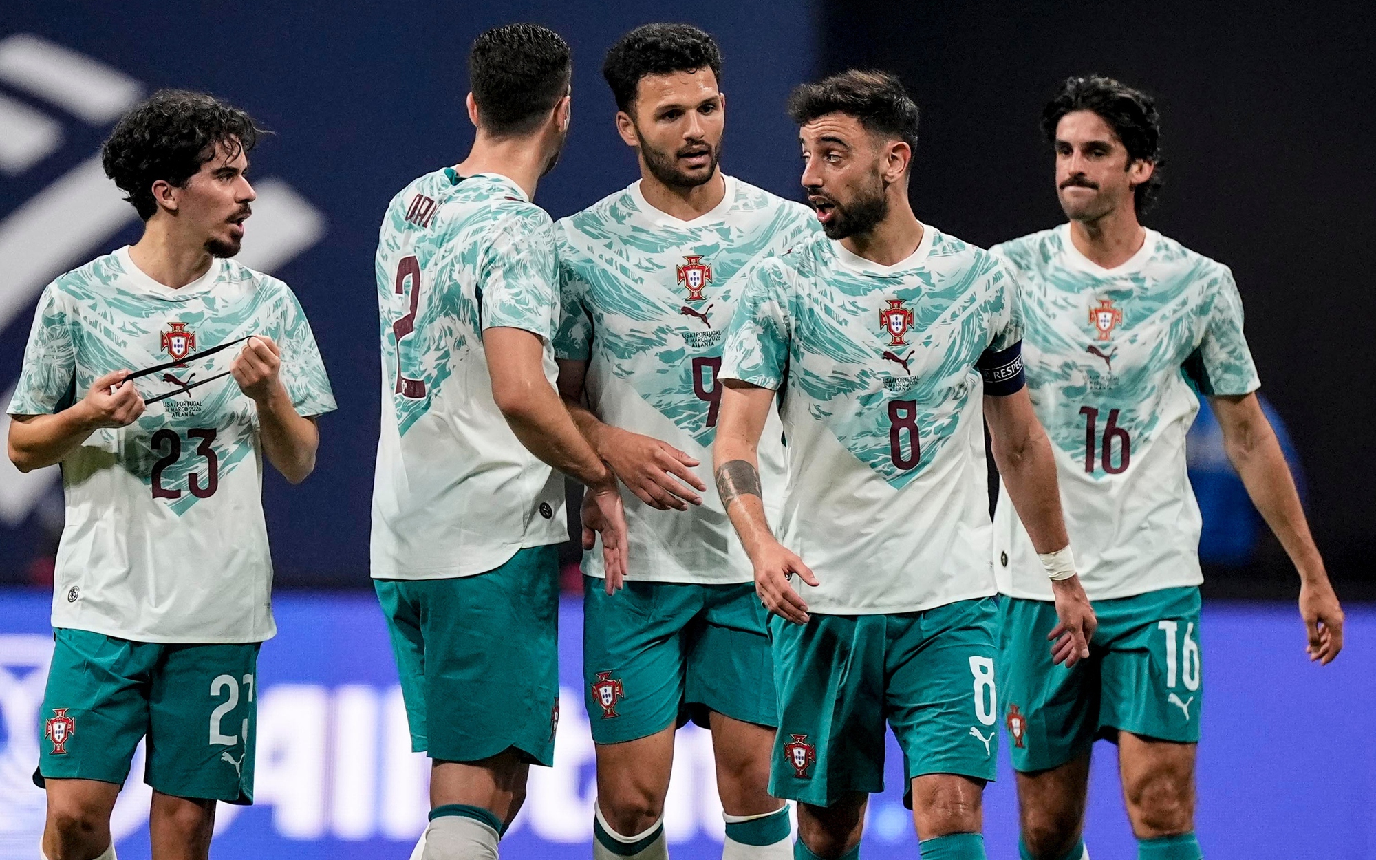 Hướng tới World Cup 2026 (*): Hấp dẫn cuộc chiến "Gi&agrave;y v&agrave;ng" - Ảnh 3.