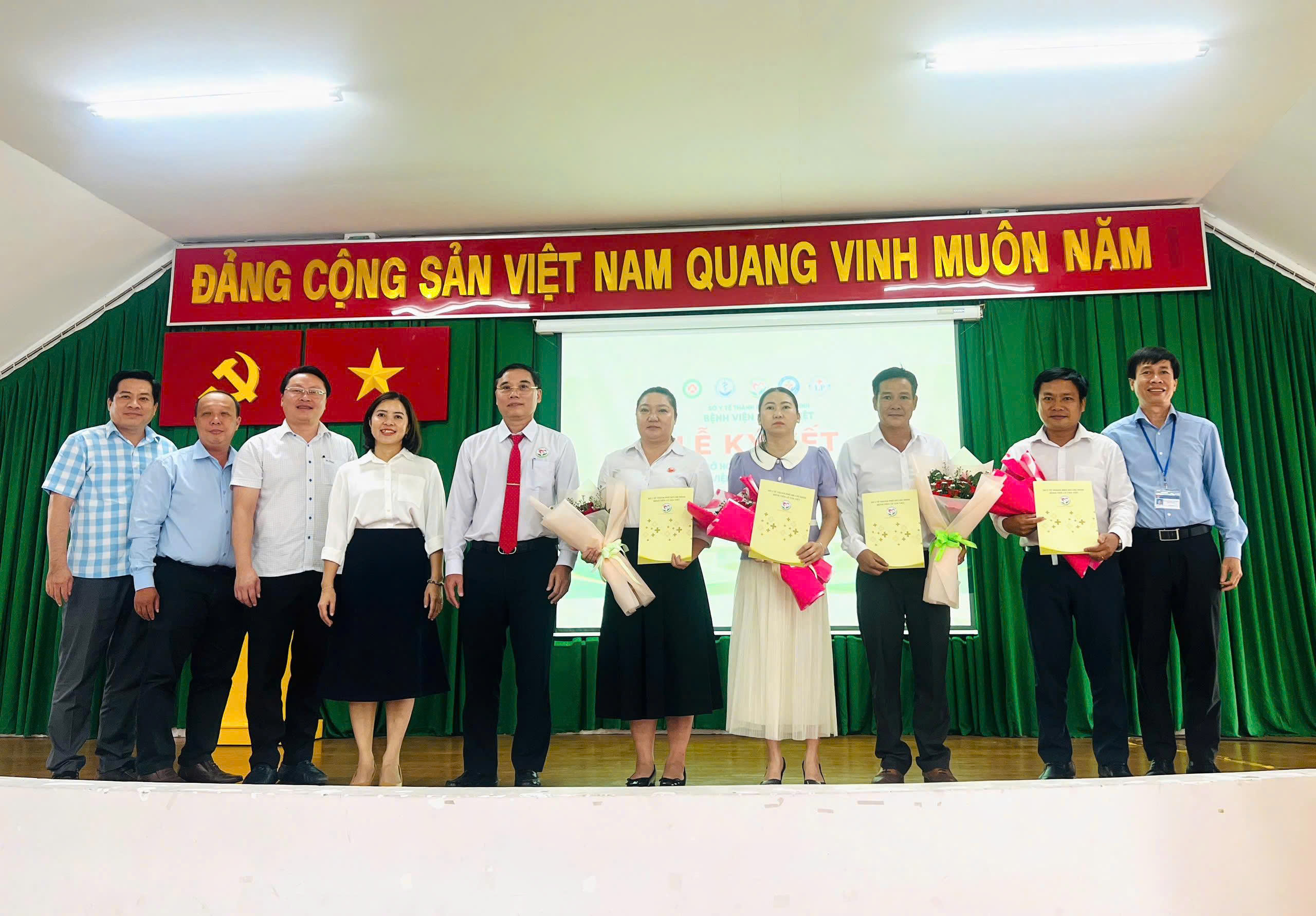 4 trạm y tế được hỗ trợ chuyên môn, giảm chuyển tuyến không cần thiết - Ảnh 1.