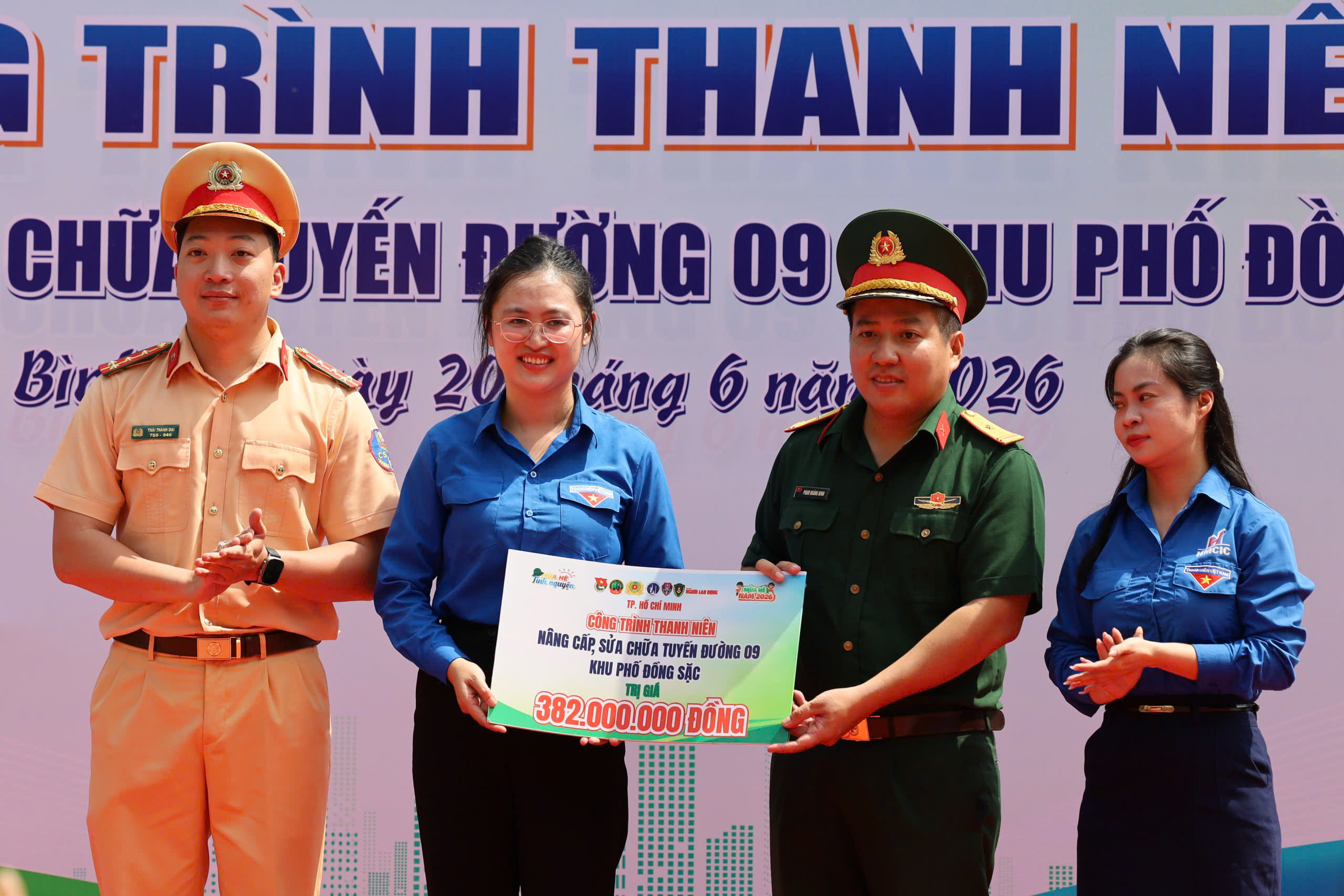 TPHCM: Con đường nối dài nghĩa tình ở Đồng Sặc - Ảnh 1.