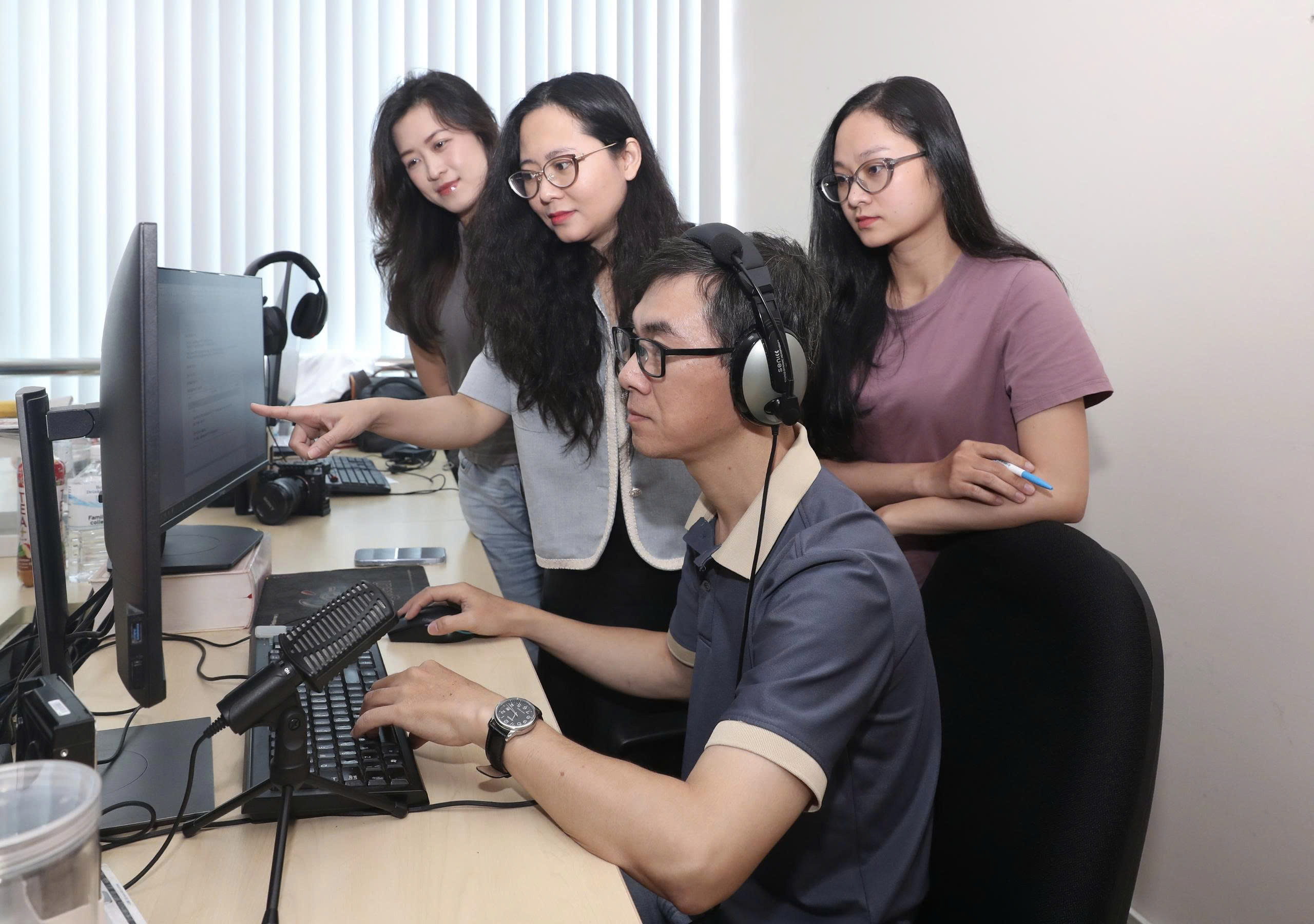 Mô hình hoạt động báo chí phù hợp trước làn sóng bùng nổ công nghệ… - Ảnh 2.