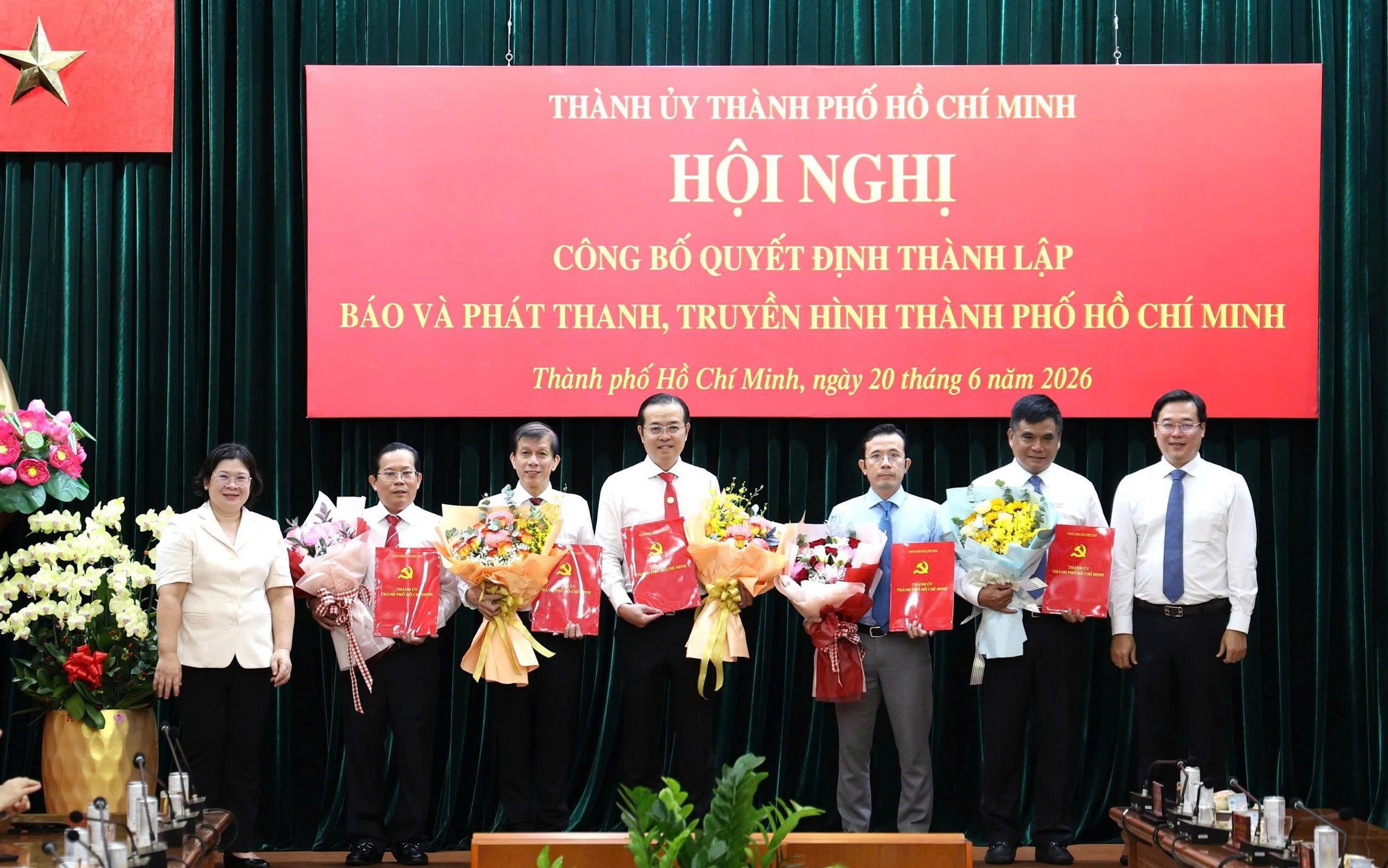 Báo in trong bối cảnh mới - Ảnh 1.