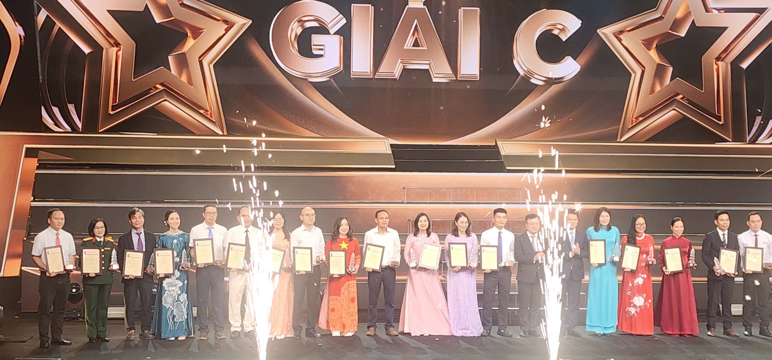Vinh danh 123 tác phẩm đoạt Giải Báo chí quốc gia - Ảnh 1.