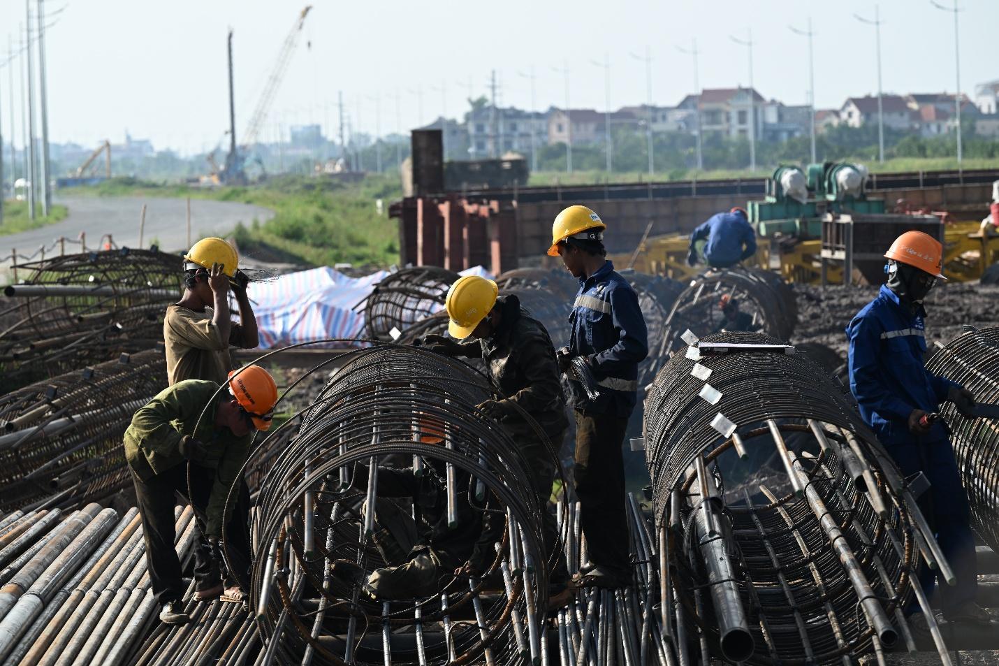 Một tuyến đường, nhiều d&ograve;ng chảy v&agrave; bước đi của Bầu Hiển tại V&agrave;nh đai 4 - Ảnh 2.