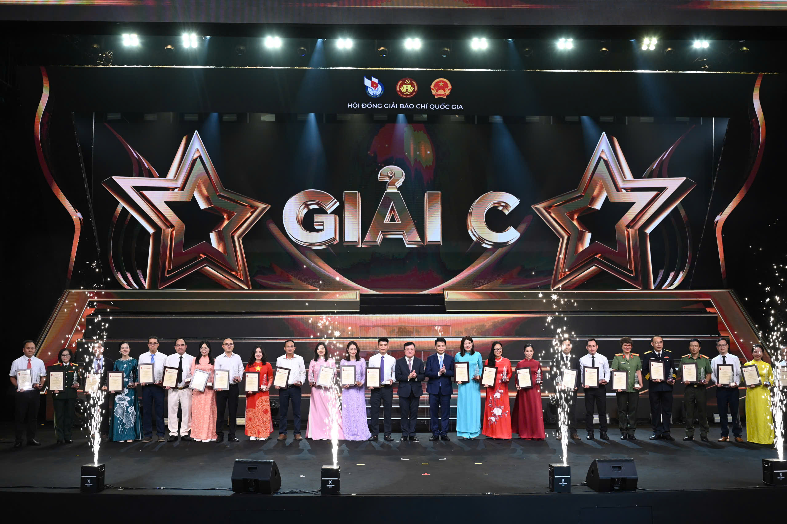 Báo Người Lao Động nhận giải C giải Báo chí Quốc gia lần thứ XX năm 2025 - Ảnh 2.