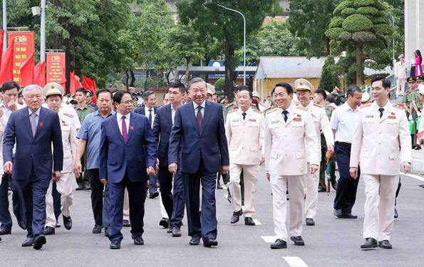 Xây dựng nguồn nhân lực an ninh đáp ứng yêu cầu trong kỷ nguyên mới - Ảnh 1. Xây dựng nguồn nhân lực an ninh đáp ứng yêu cầu trong kỷ nguyên mới - Ảnh 1.
