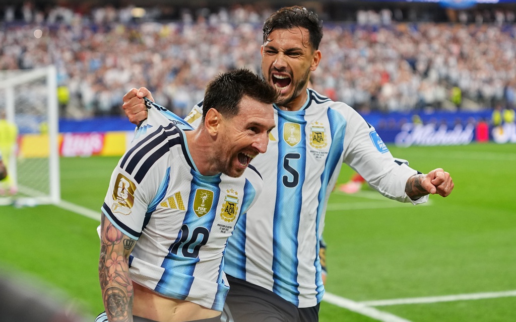 Messi, người đi ngược thời gian - Ảnh 2.