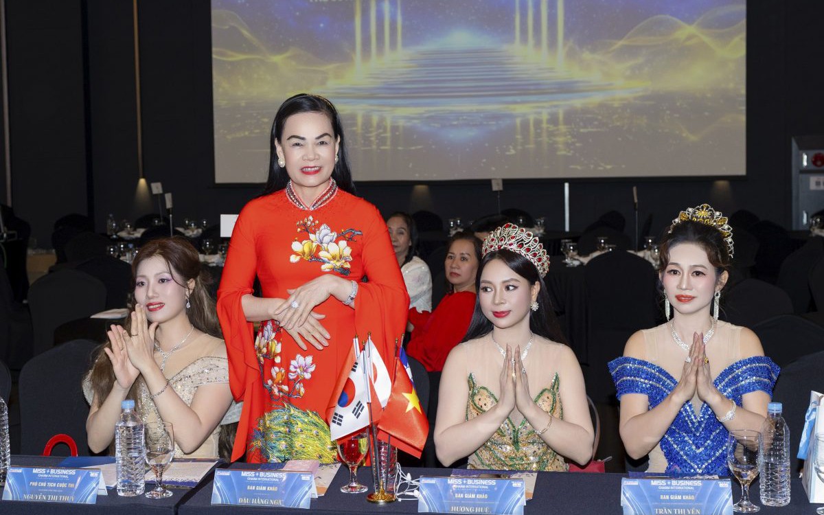 Hoa hậu Đậu Hằng Nga cuốn hút với tà áo dài thuần Việt tại Miss Business Charm International 2026