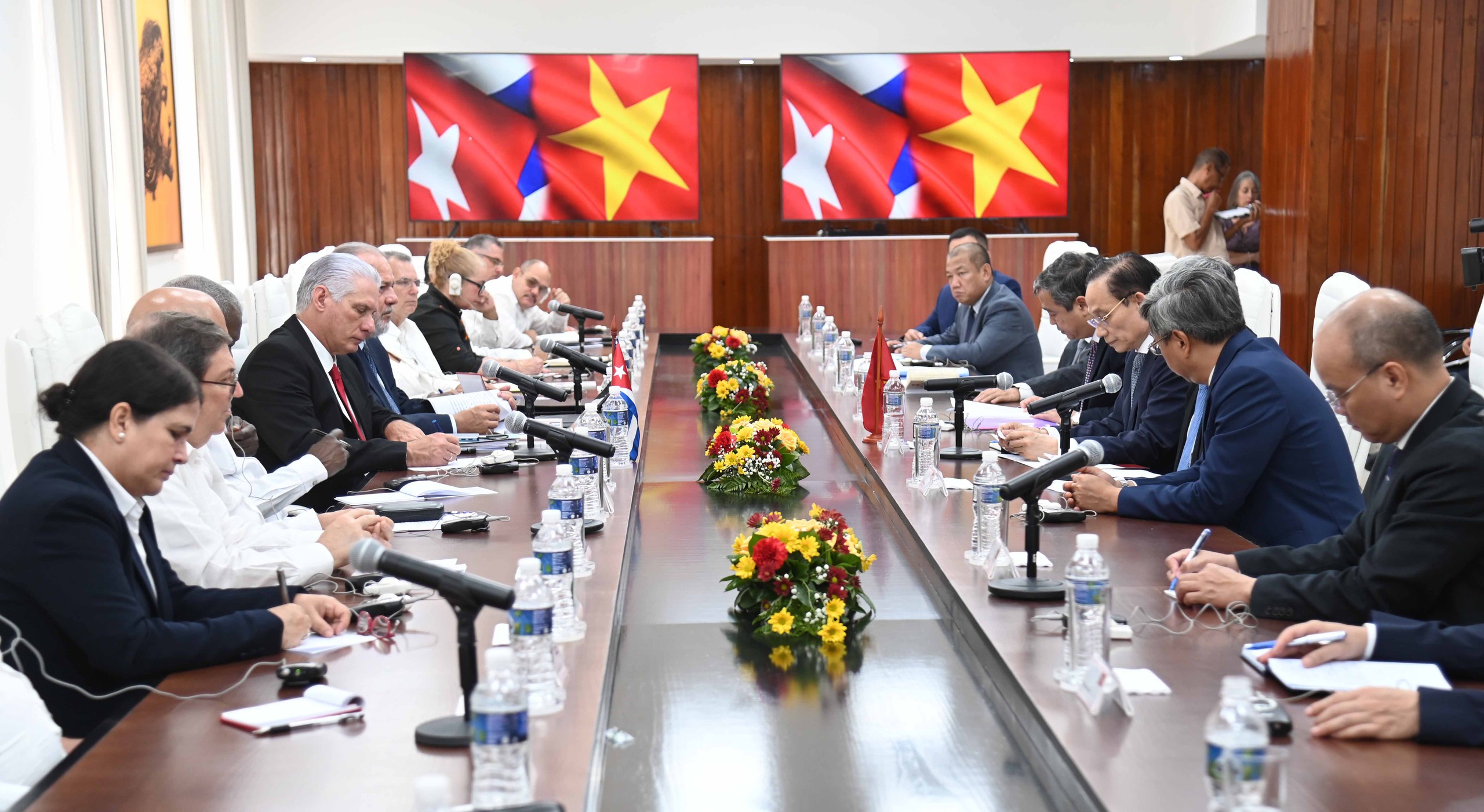 Đặc phái viên của Tổng Bí thư, Chủ tịch nước Tô Lâm thăm và làm việc tại Cuba - Ảnh 1.