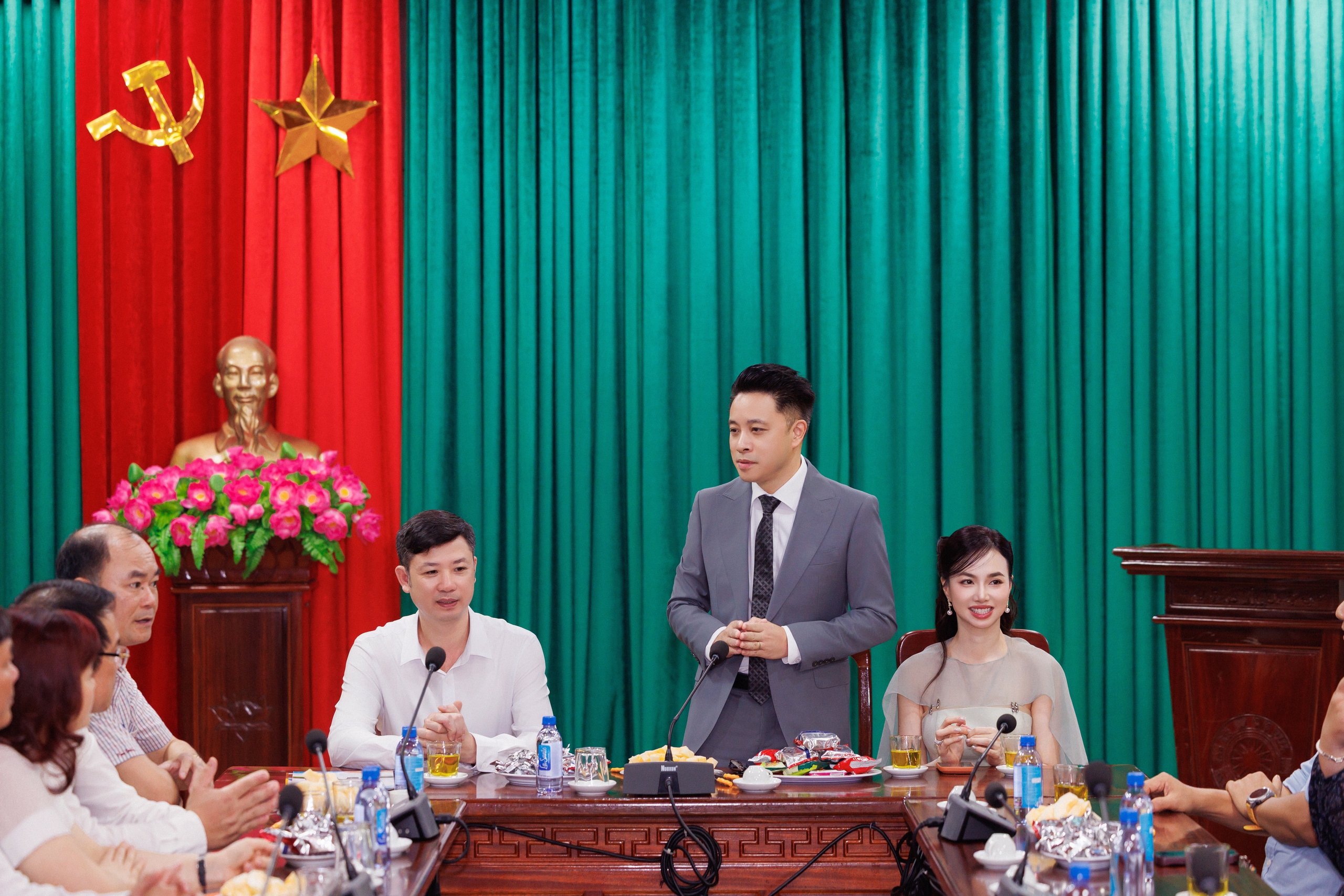 Đinh Ngọc Diệp, Victor Vũ đưa Lê Lợi lên màn ảnh rộng - Ảnh 8.