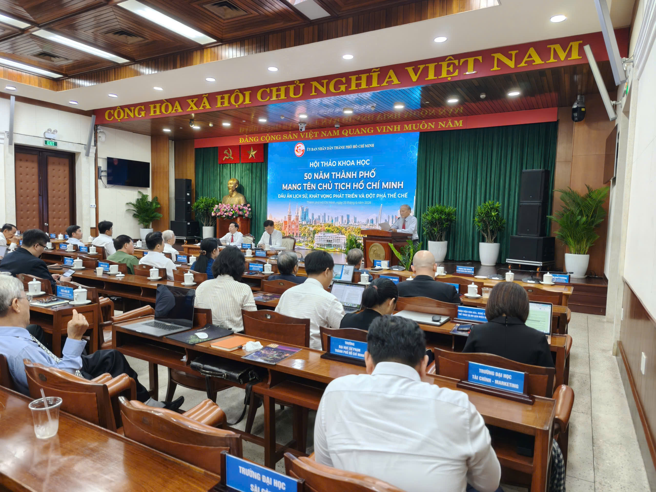 Khẳng định sứ mệnh của thành phố mang tên Bác - Ảnh 1.
