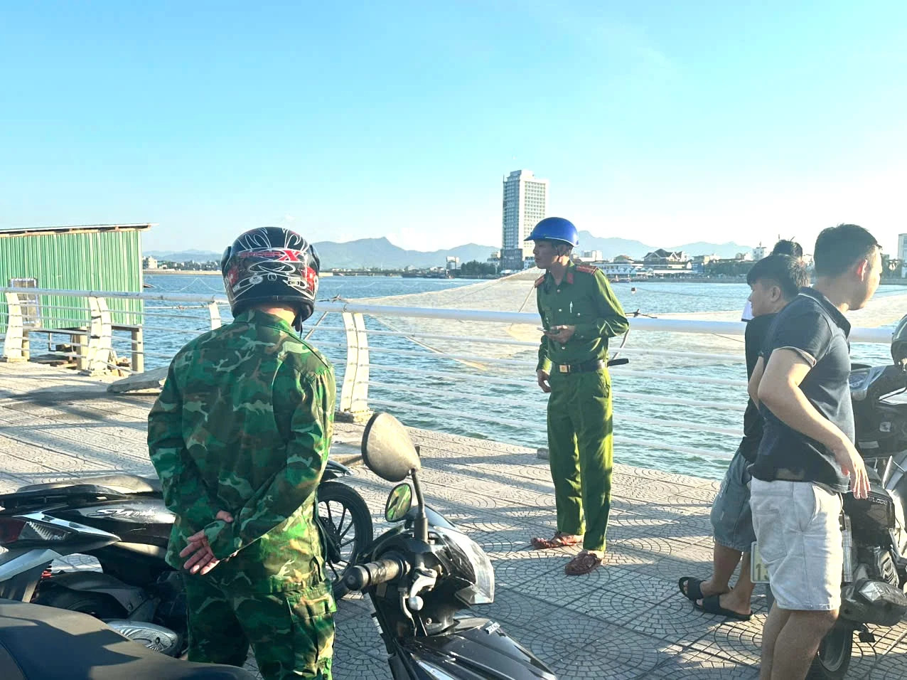Phát hiện thi thể nam giới trên sông Nhật Lệ tại Đồng Hới - Ảnh 1.