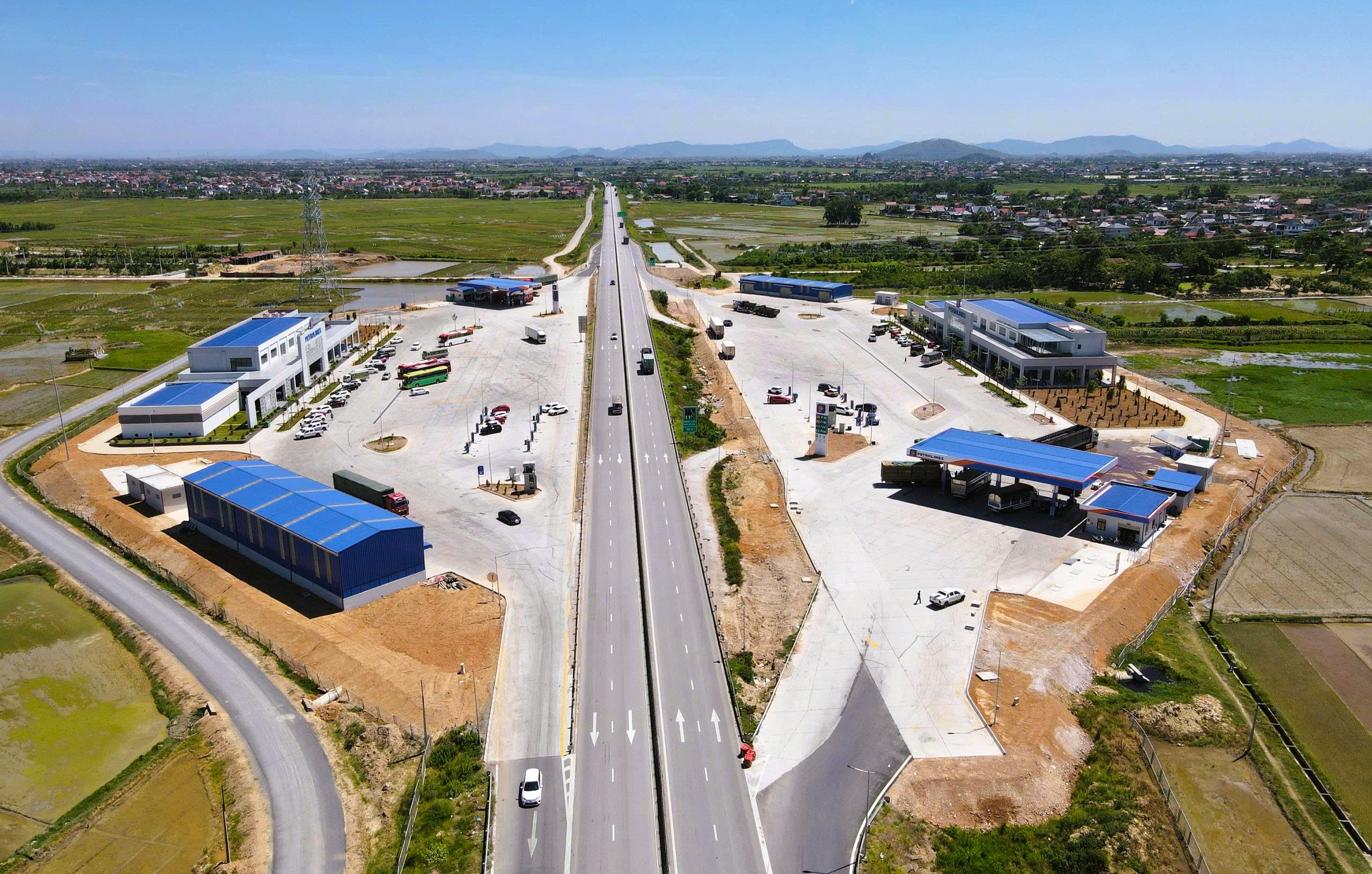 Thanh H&oacute;a c&oacute; trạm dừng nghỉ đầu ti&ecirc;n tr&ecirc;n cao tốc đi v&agrave;o vận h&agrave;nh - Ảnh 1.