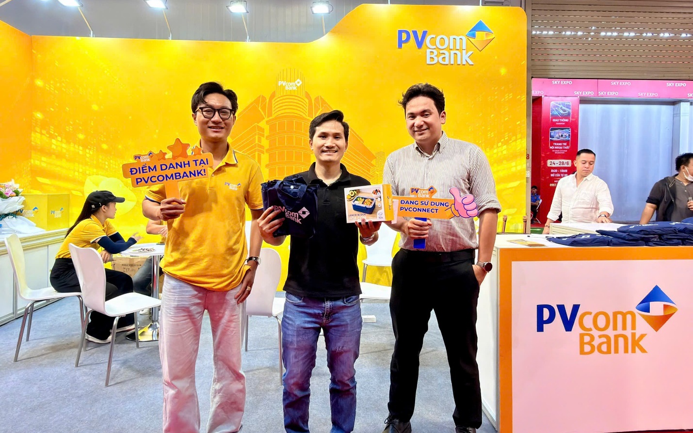 PVcomBank triển khai giải pháp thanh toán tiền điện mới - Ảnh 2.