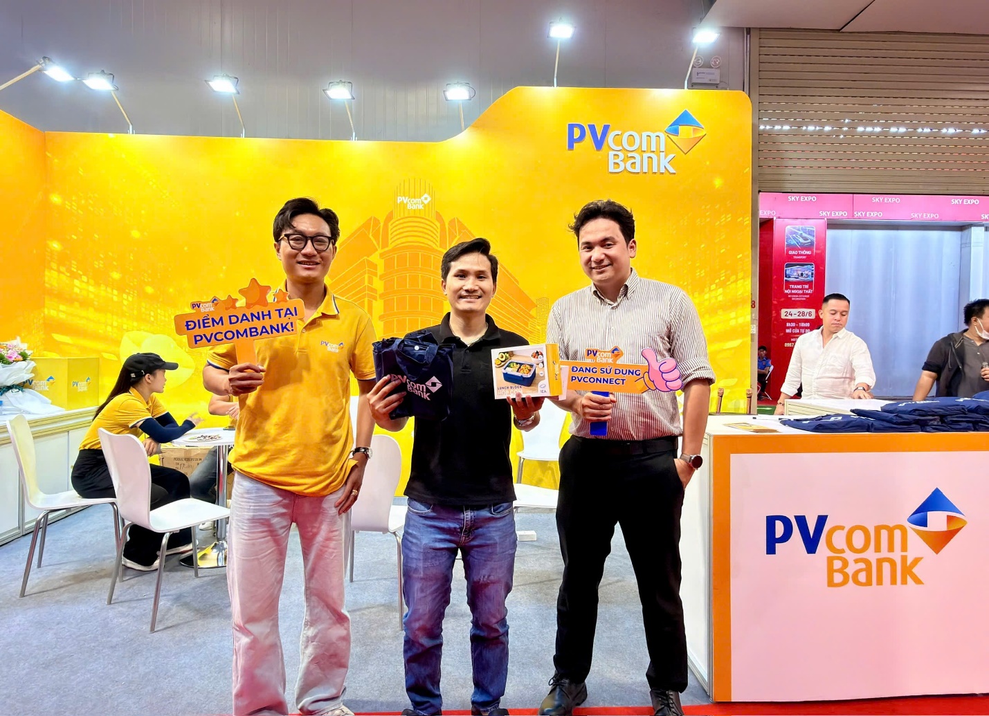 PVcomBank mang trải nghiệm ngân hàng số hiện đại đến Vietbuild TP HCM 2026 - Ảnh 2.