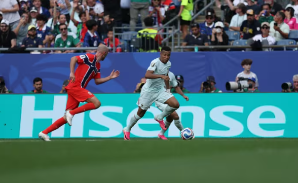 "G&agrave; trống" Ph&aacute;p g&aacute;y vang tại Boston sau hat-trick của Dembele - Ảnh 1.