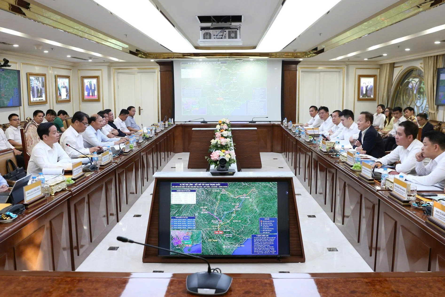 Cao Bằng mời gọi T&T Group nghiên cứu phát triển mô hình kinh tế cửa khẩu mới - Ảnh 1.