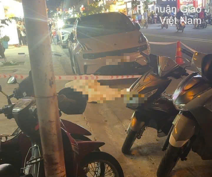 Công an điều tra vụ khách nước ngoài tử vong trước cửa khách sạn ở TPHCM- Ảnh 1.