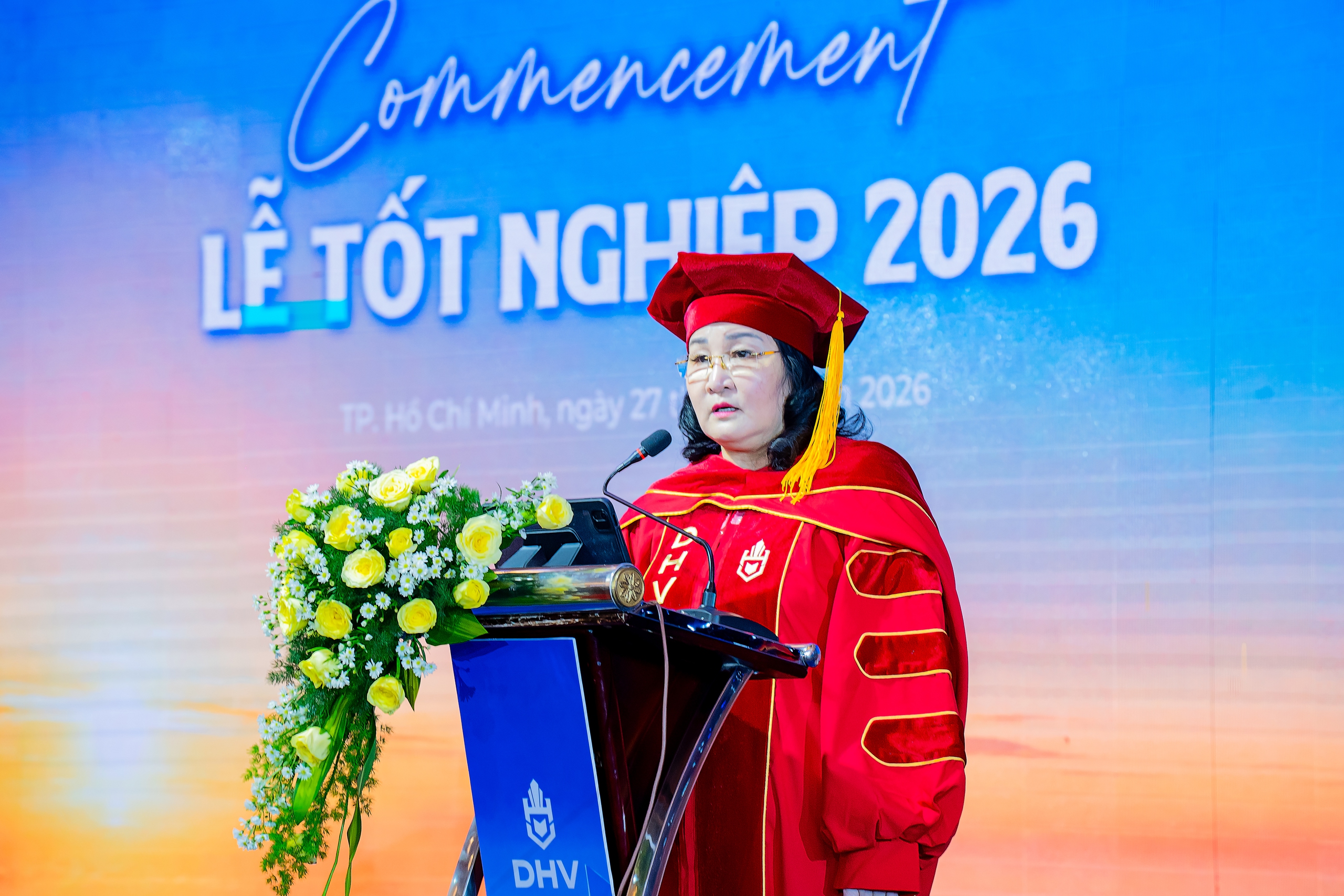 Đại học H&ugrave;ng Vương TP HCM trao bằng cho 243 t&acirc;n thạc sĩ v&agrave; t&acirc;n cử nh&acirc;n - Ảnh 2.