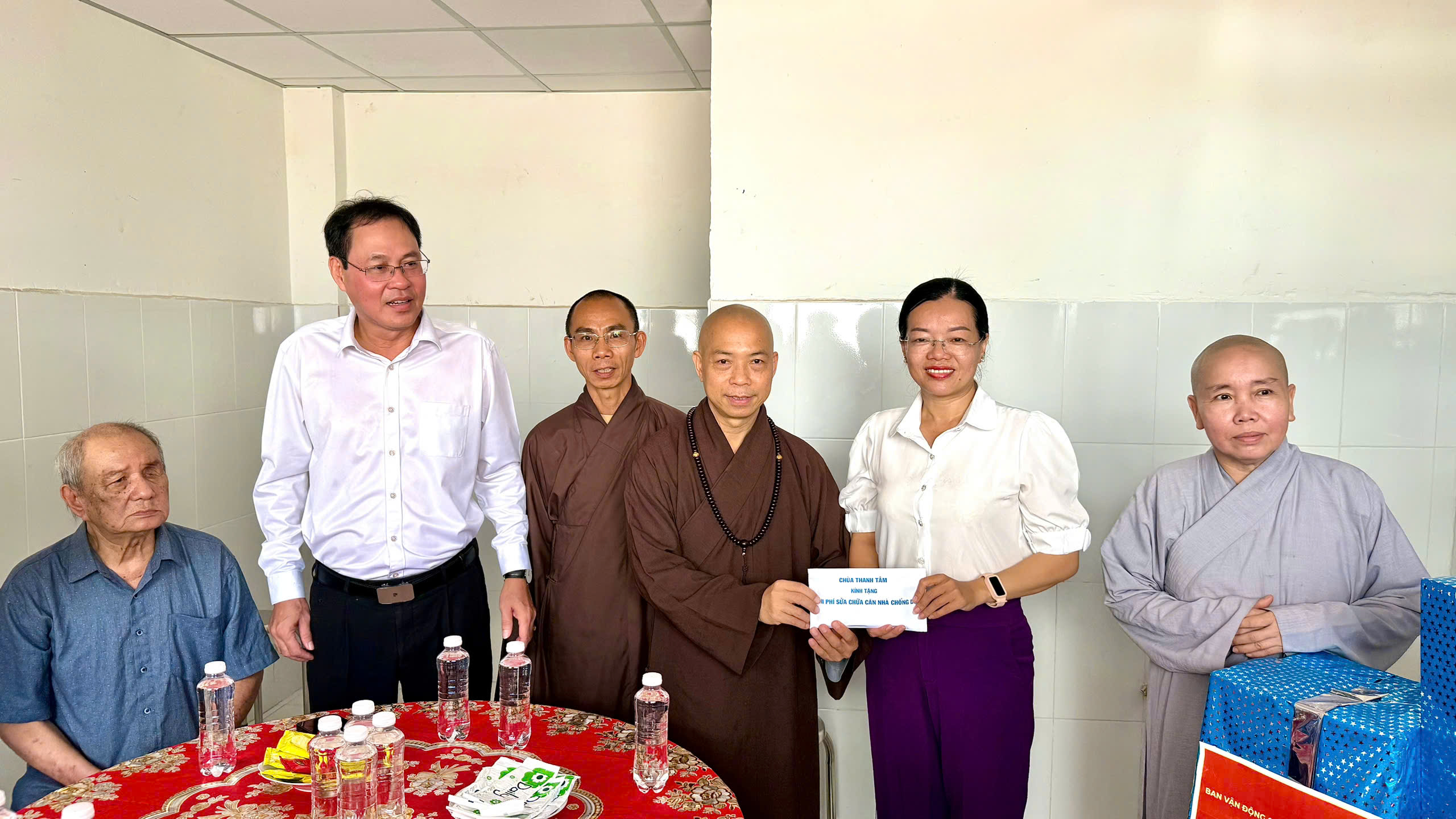 Xã Bình Lợi, TPHCM: Ra mắt công trình tuyến đường hoa kiểu mẫu gắn với chuyển đổi số - Ảnh 13.