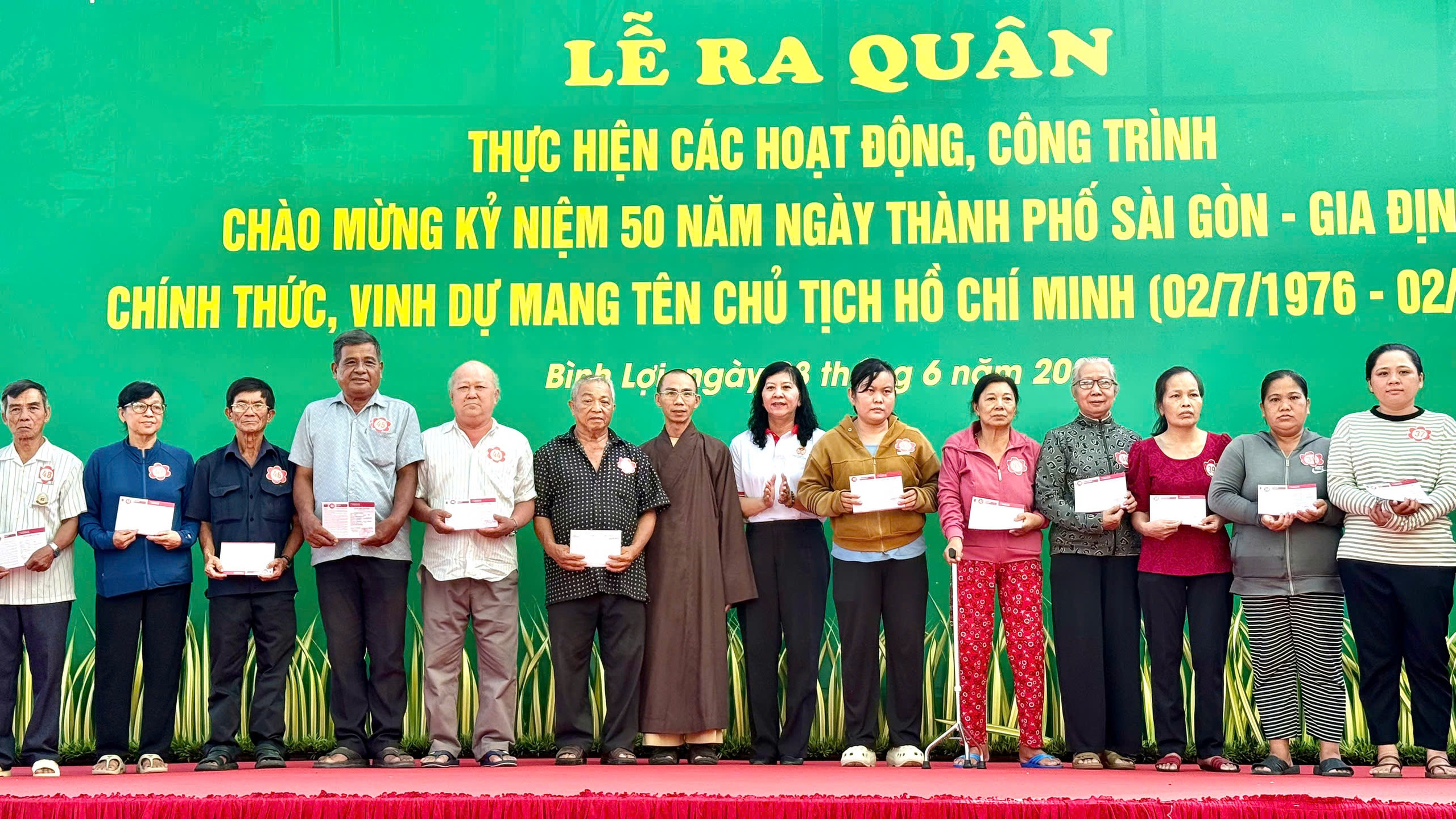 Xã Bình Lợi, TPHCM: Ra mắt công trình tuyến đường hoa kiểu mẫu gắn với chuyển đổi số - Ảnh 9.