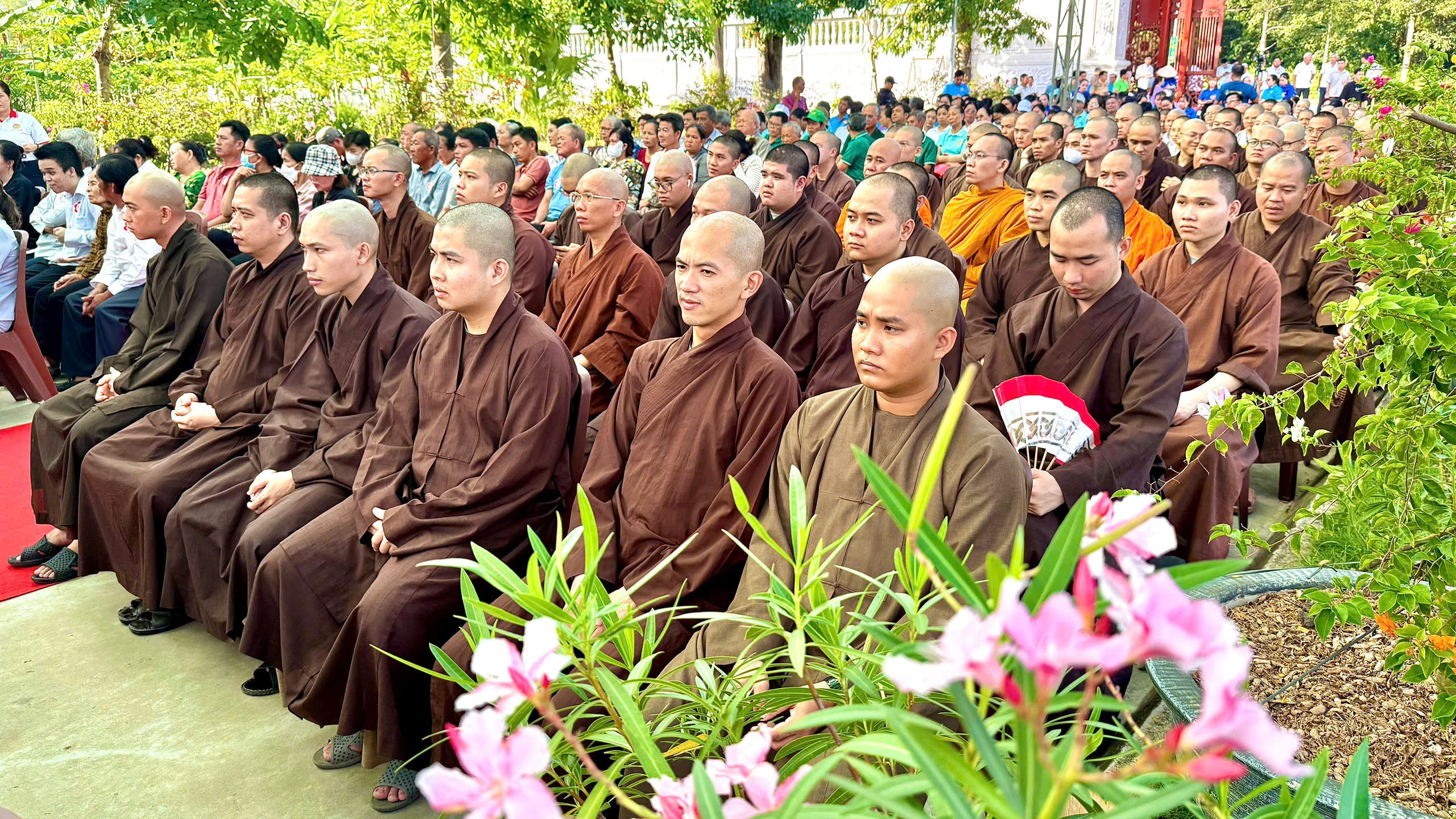 Xã Bình Lợi, TPHCM: Ra mắt công trình tuyến đường hoa kiểu mẫu gắn với chuyển đổi số - Ảnh 3.