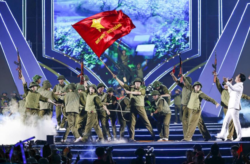 Hòa Minzy, Quang Hùng MasterD bùng nổ trong concert 